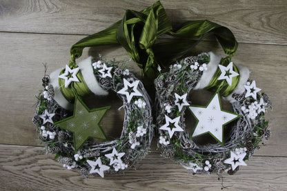 Advent Türkranz Türdeko Türschmuck Weihnachten Stern Weidenkranz Grün Weiß – handgemacht aus Seiden- und Kunstblumen, langlebig & pflegeleicht von SarahsFlowerStudio