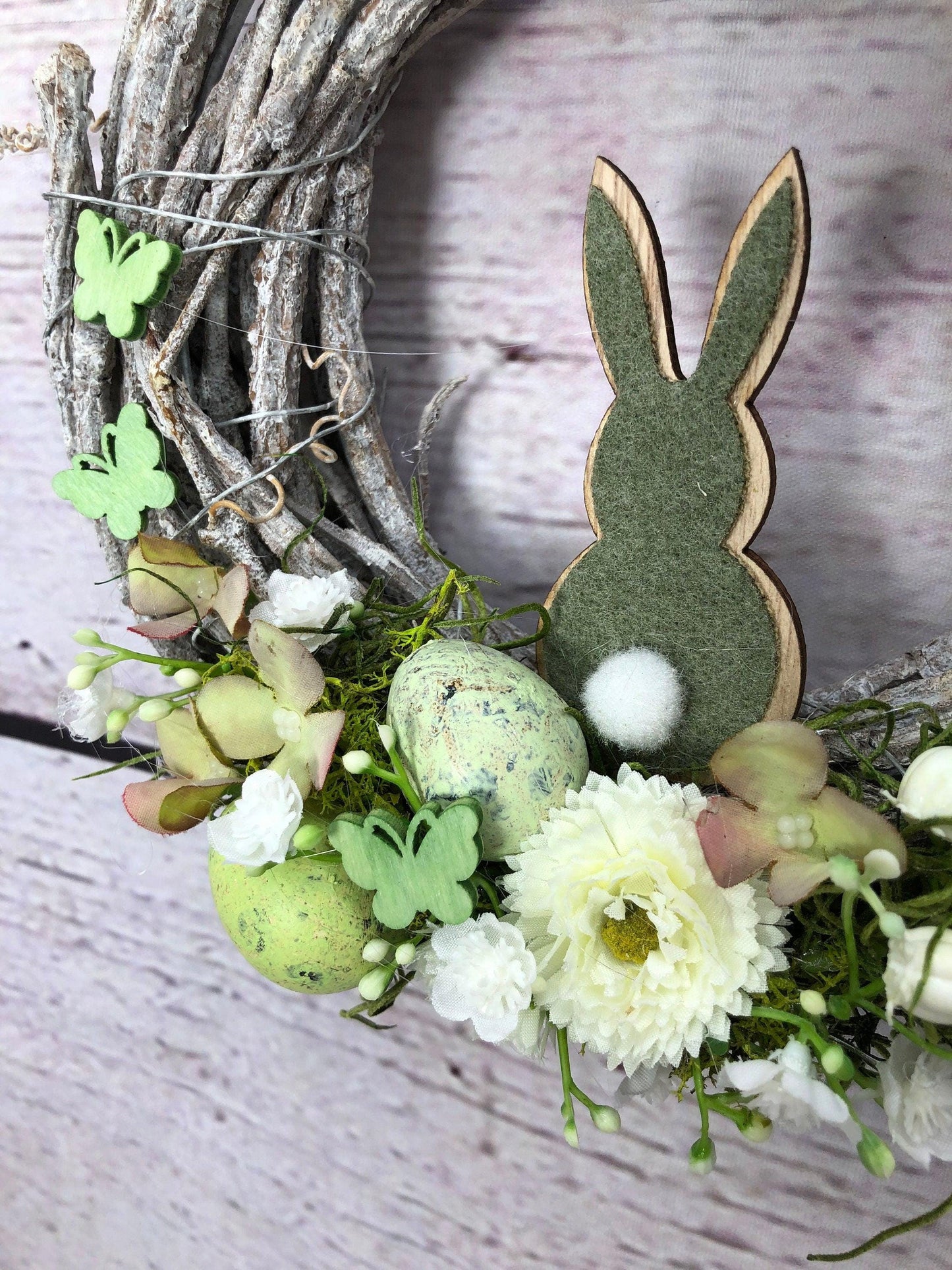 Frühlingskranz Türdeko mit Hasen, Eiern & Schleierkraut – Osterkranz Seidenblumen – Türkranz – SarahsFlowerStudio