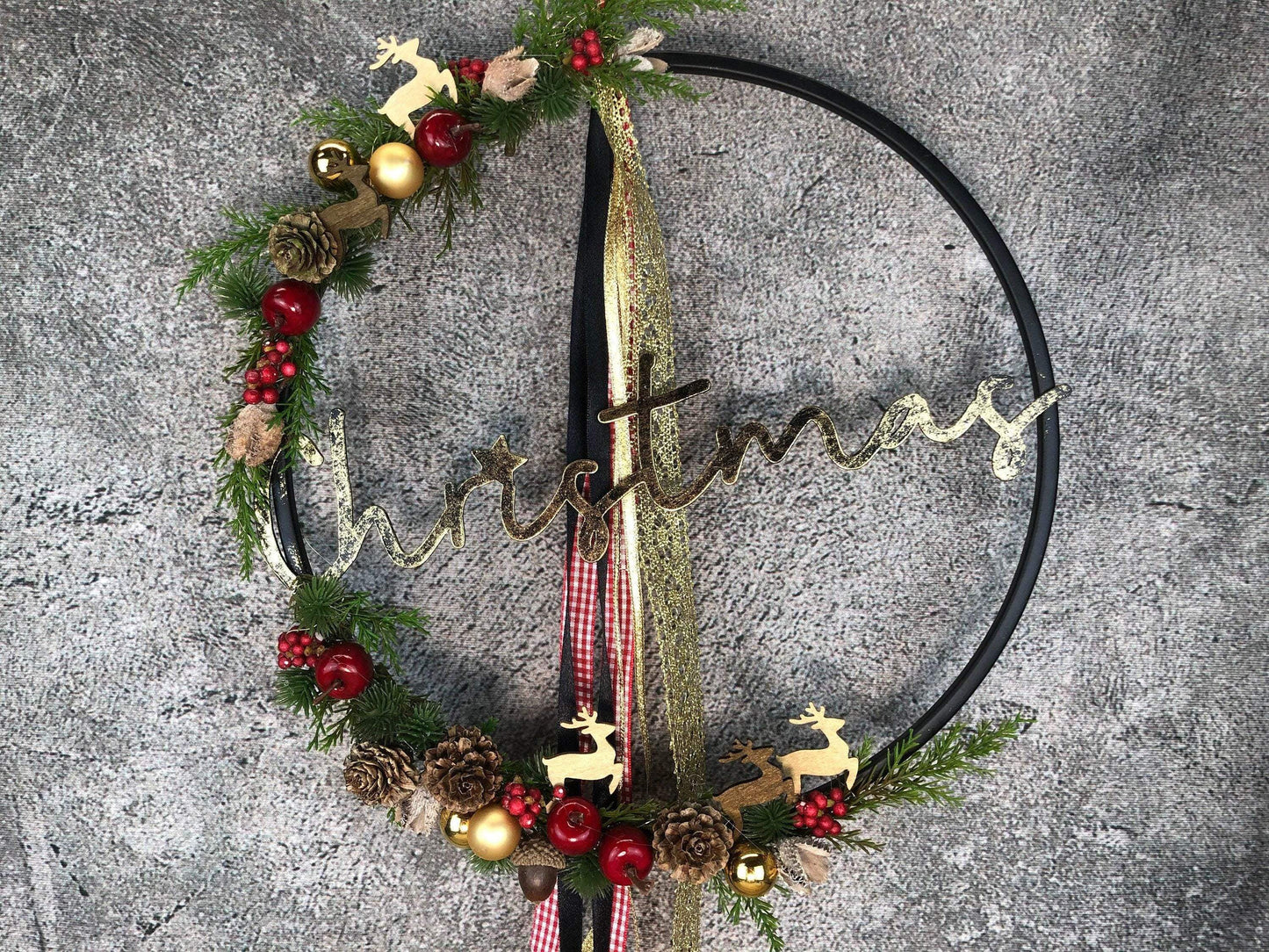 Türkranz Kranz Christmas Advent Modern Ring Fenster Fensterschmuck Fensterdeko Deko Weihnachten Zapfen Wachszapfen – handgemacht aus Seiden- und Kunstblumen, langlebig & pflegeleicht von SarahsFlowerStudio
