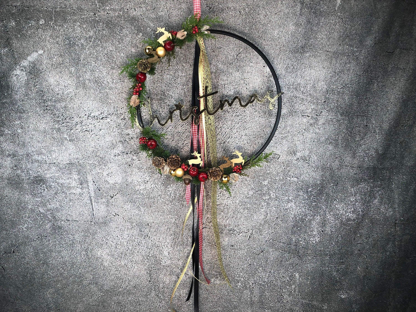Türkranz Kranz Christmas Advent Modern Ring Fenster Fensterschmuck Fensterdeko Deko Weihnachten Zapfen Wachszapfen – handgemacht aus Seiden- und Kunstblumen, langlebig & pflegeleicht von SarahsFlowerStudio