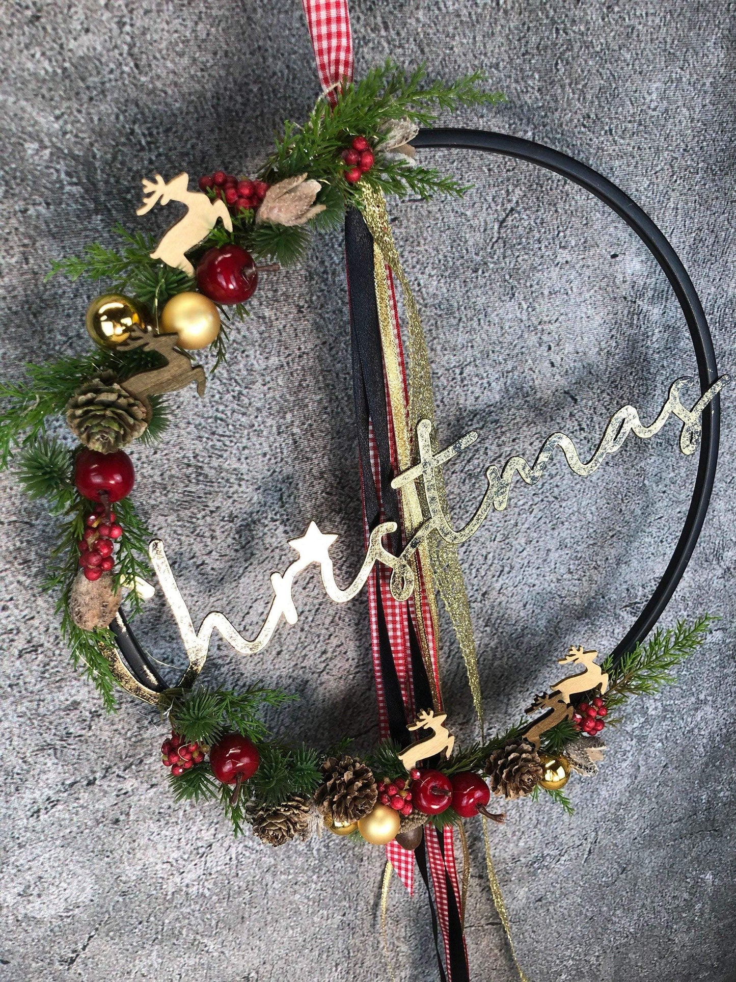 Türkranz Kranz Christmas Advent Modern Ring Fenster Fensterschmuck Fensterdeko Deko Weihnachten Zapfen Wachszapfen – handgemacht aus Seiden- und Kunstblumen, langlebig & pflegeleicht von SarahsFlowerStudio