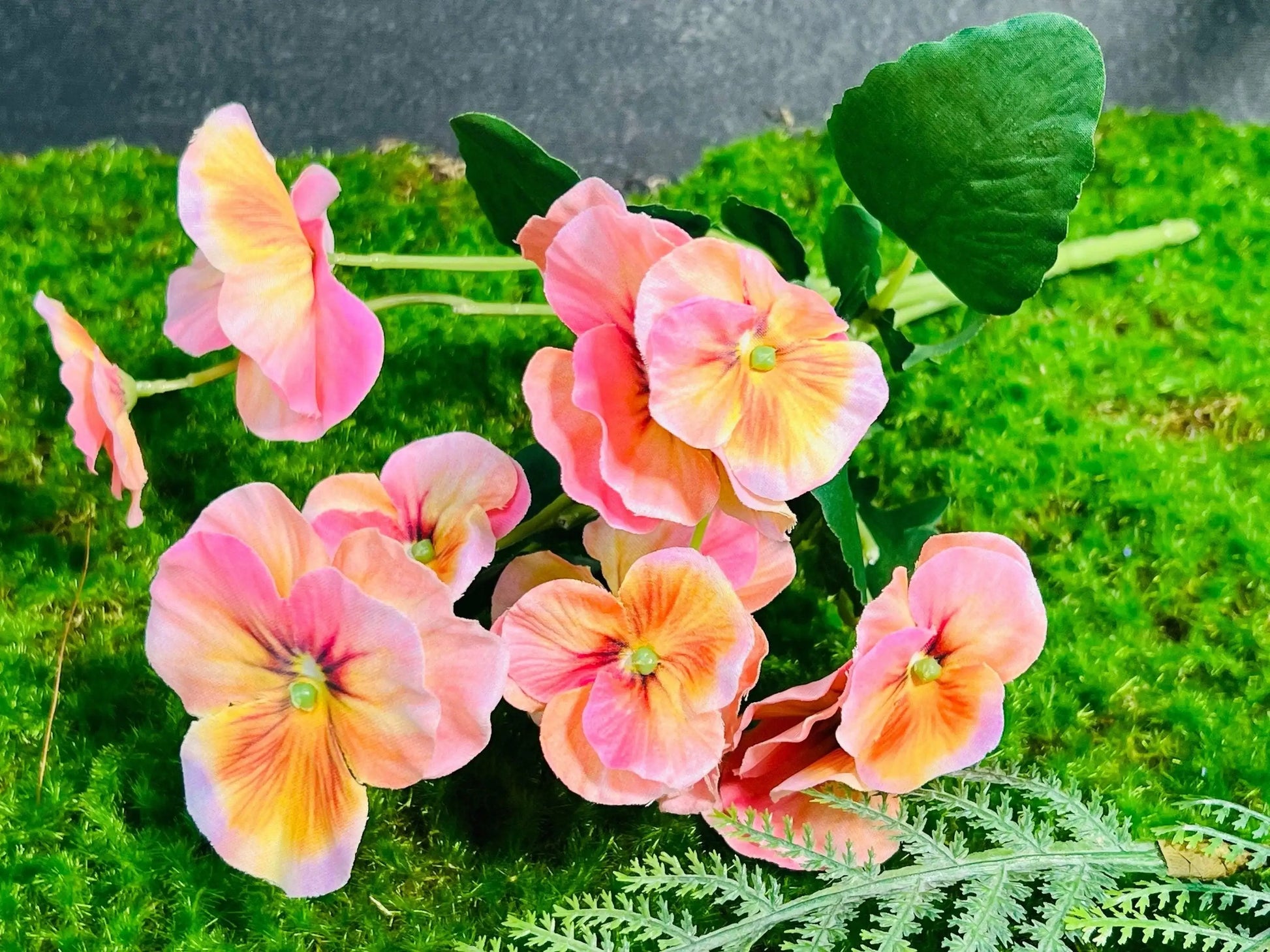 Stiefmütterchen Veilchen Viola Hornveilchen real touch Seidenblumen künstliche künstlich Faux Flower Pick – handgemacht aus Seiden- und Kunstblumen, langlebig & pflegeleicht von SarahsFlowerStudio