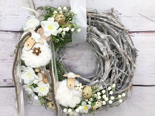 Türkranz Frühling Schafe & Maiglöckchen – Seidenblumen Osterdeko handgefertigt – Türkranz – SarahsFlowerStudio