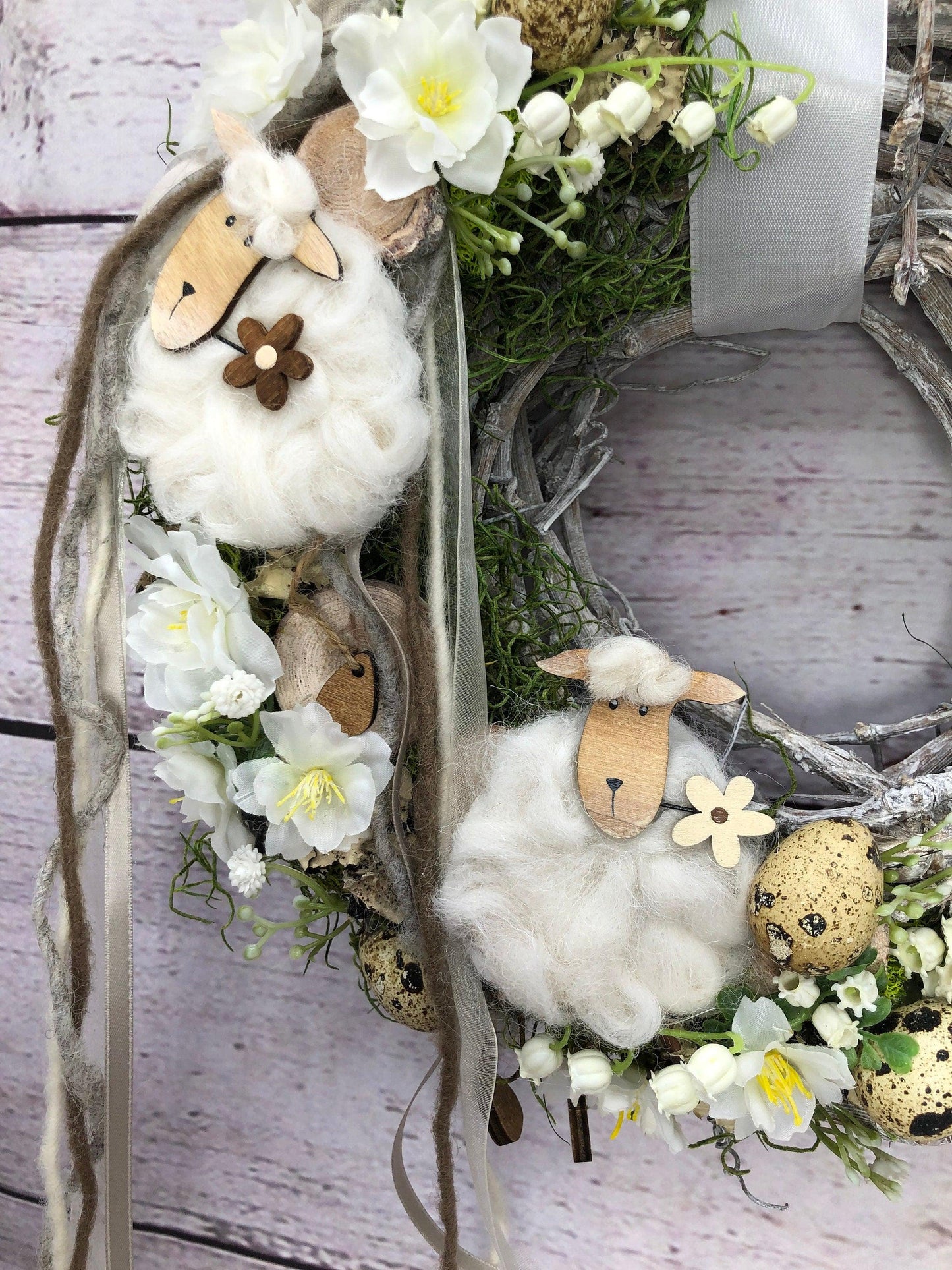 Türkranz Frühling Schafe & Maiglöckchen – Seidenblumen Osterdeko handgefertigt – Türkranz – SarahsFlowerStudio
