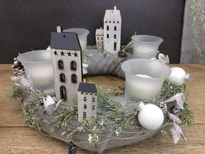 Adventskranz Adventskalender Gläser Häuser Kugeln Kerzen Tanne Filz Modern Natürlich Getrocknet Künstlich Haltbar – handgemacht aus Seiden- und Kunstblumen, langlebig & pflegeleicht von SarahsFlowerStudio
