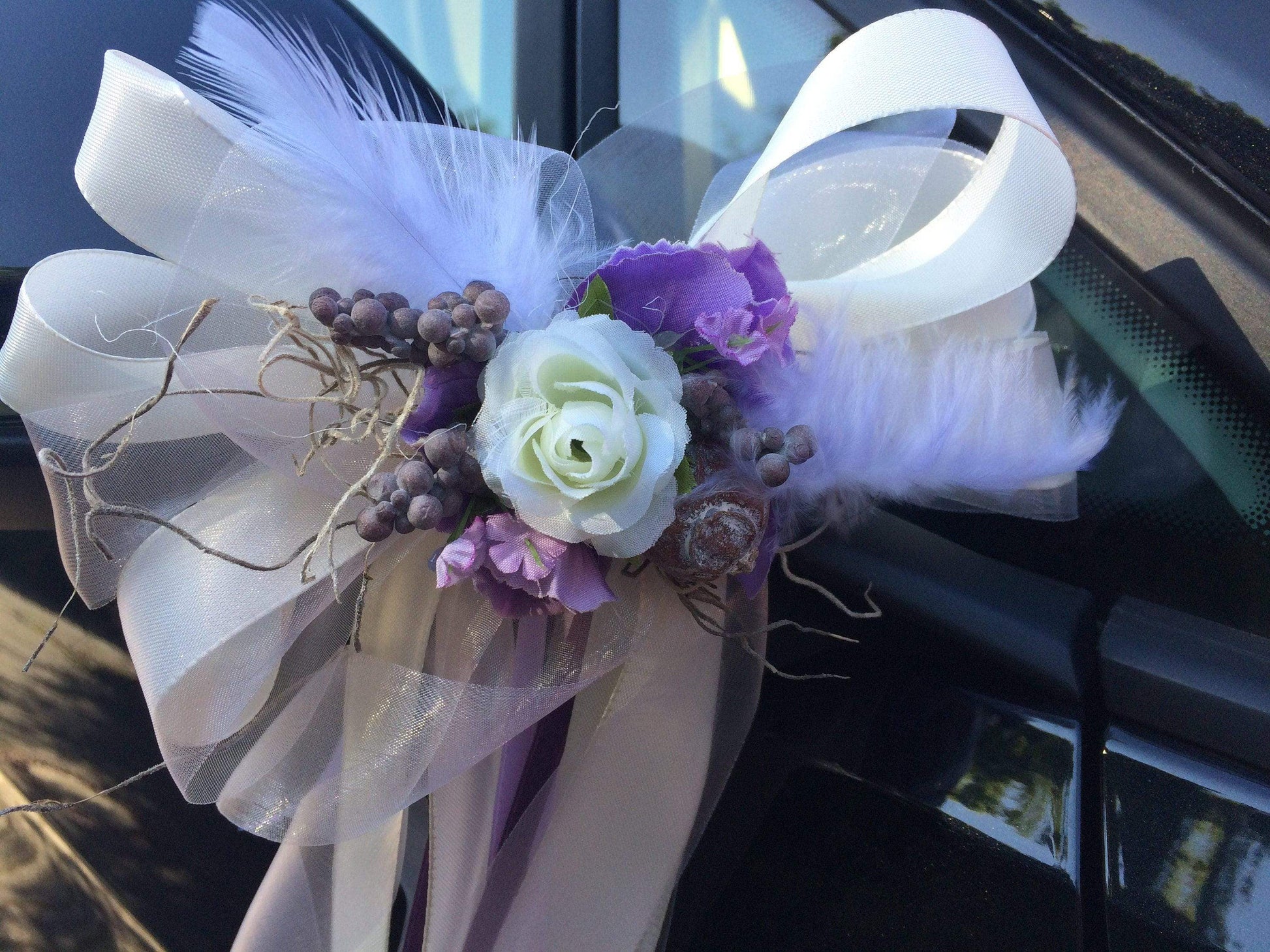 2 Autoschleifen für Seitenspiegel Kirchenbank in Wunschfarbe große Schleife Dekoration Rose – handgemacht aus Seiden- und Kunstblumen, langlebig & pflegeleicht von SarahsFlowerStudio