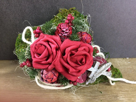 Grabgesteck Grabschmuck Gesteck Grab Allerheiligen Herz Moosherz Rose Grave Arrangument grave flowers longlasting Grabdeko Grabdekoration – handgemacht aus Seiden- und Kunstblumen, langlebig & pflegeleicht von SarahsFlowerStudio