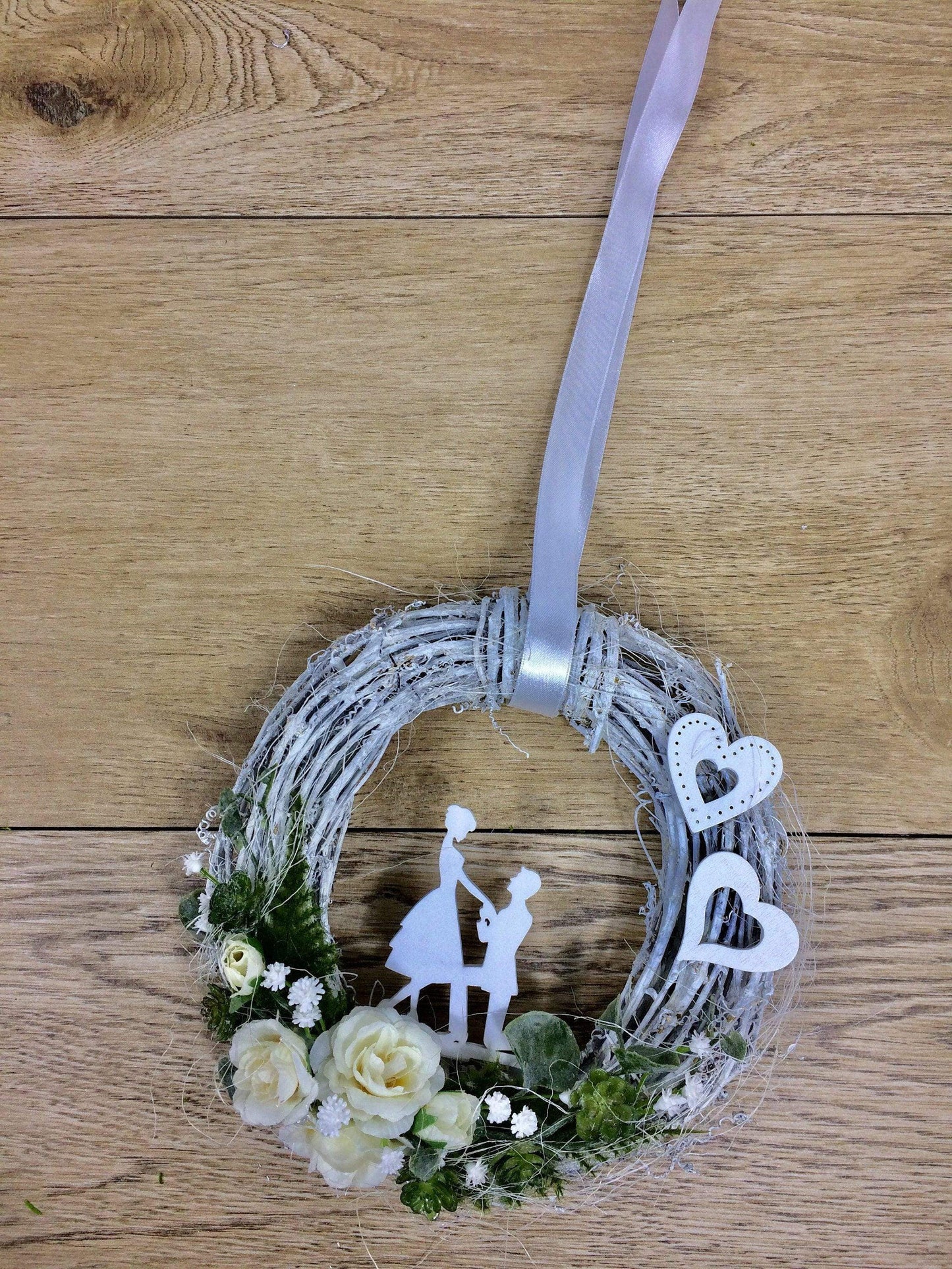 Türkranz 20cm Türdeko Türschmuck Hochzeit Rosen Schleierkraut Hochzeitspaar Weiß SukkulentenModern ganzjährig Tür Schmuck Herbst – handgemacht aus Seiden- und Kunstblumen, langlebig & pflegeleicht von SarahsFlowerStudio