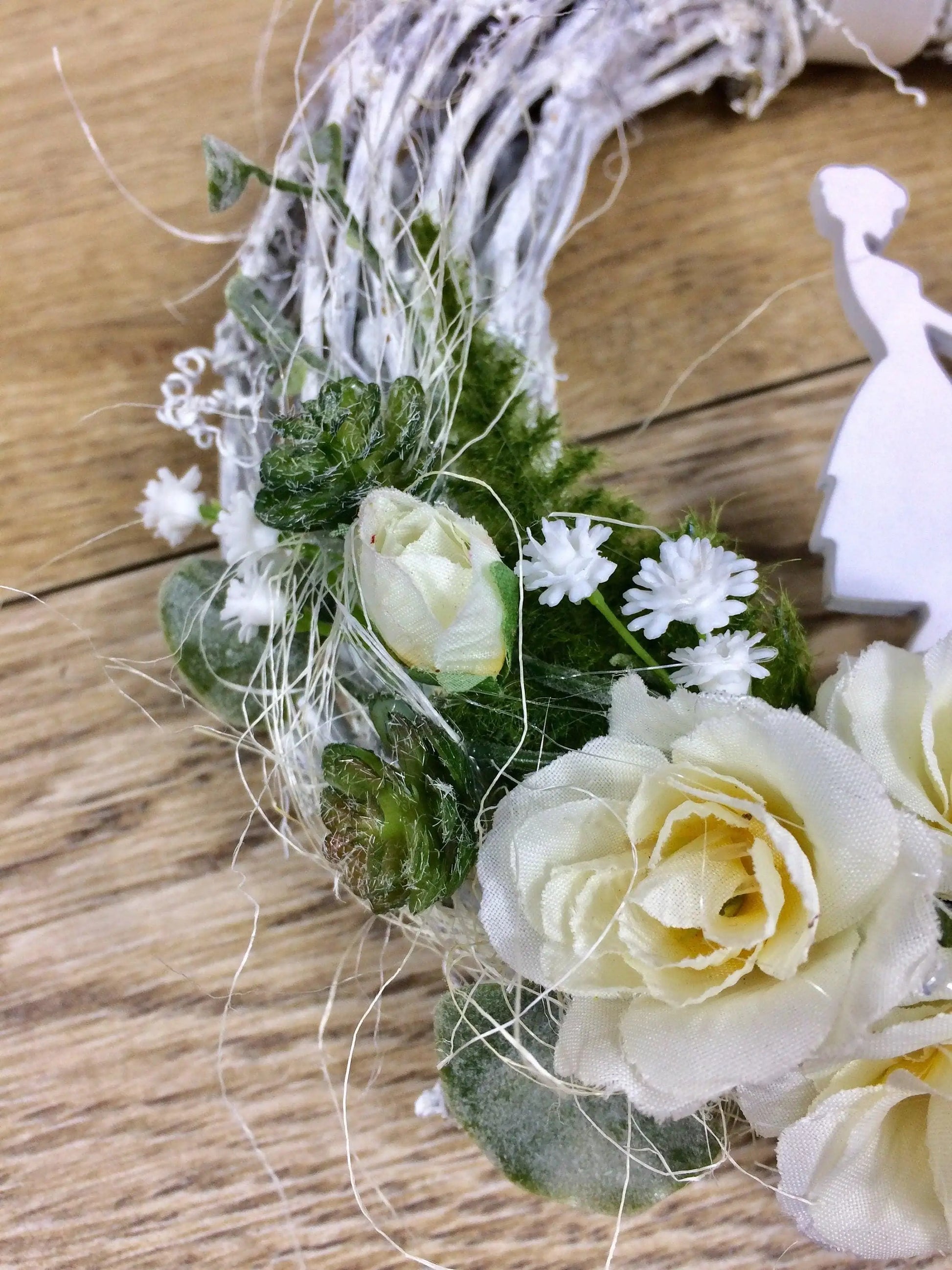 Türkranz 20cm Türdeko Türschmuck Hochzeit Rosen Schleierkraut Hochzeitspaar Weiß SukkulentenModern ganzjährig Tür Schmuck Herbst – handgemacht aus Seiden- und Kunstblumen, langlebig & pflegeleicht von SarahsFlowerStudio