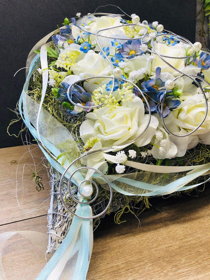 Grabgesteck Grabschmuck Herz Grabdekoration Grabdeko Modern Vergissmeinnicht Draht Perlen Rose Schleierkraut – handgemacht aus Seiden- und Kunstblumen, langlebig & pflegeleicht von SarahsFlowerStudio
