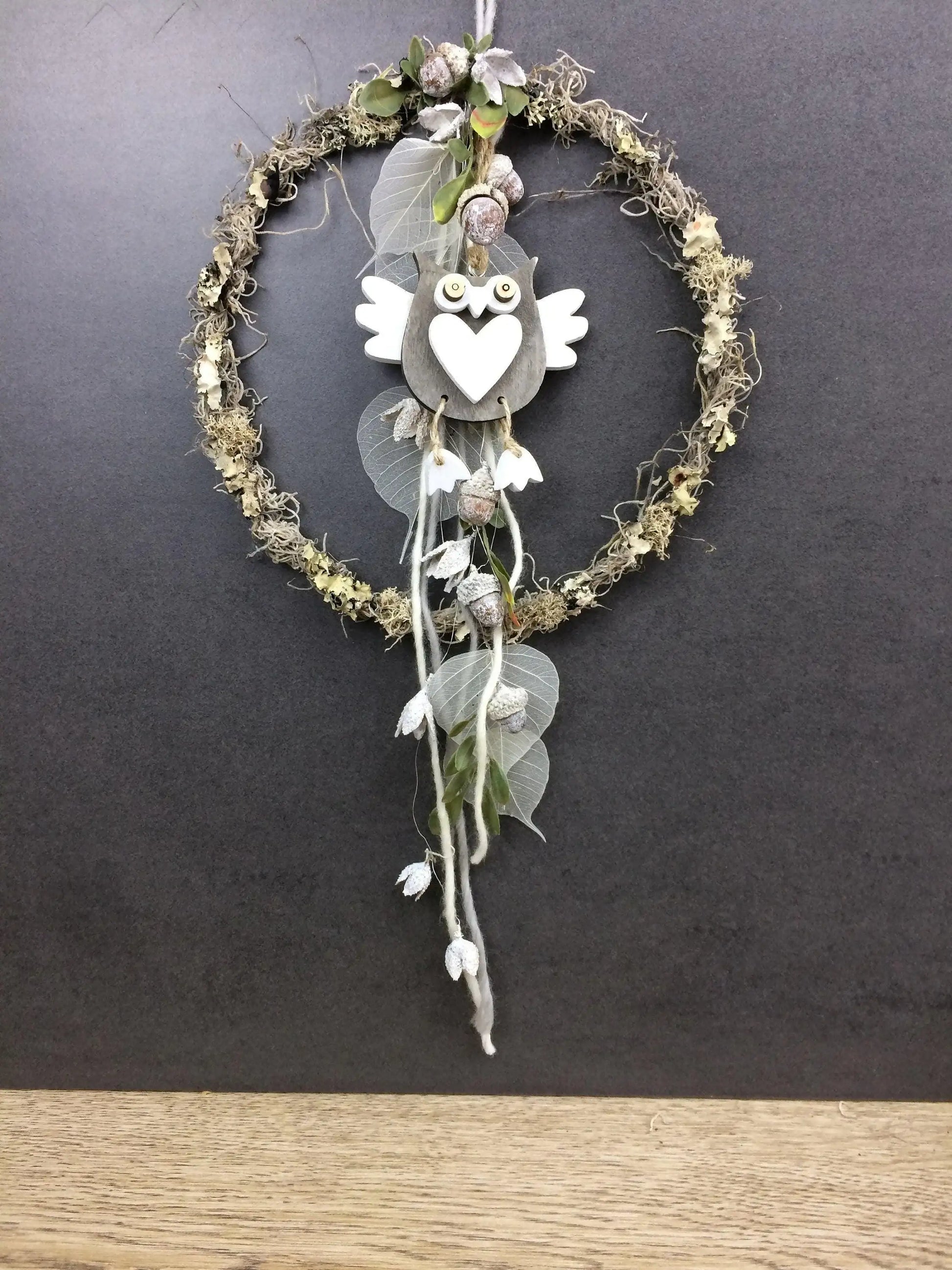 Türkranz Herbst Herbstlich Türschmuck Modern Eule Wunschgröße Tür Schmuck ganzjährig Boho Eicheln Filz Natur Moos Skelettblätter Buchecker – handgemacht aus Seiden- und Kunstblumen, langlebig & pflegeleicht von SarahsFlowerStudio