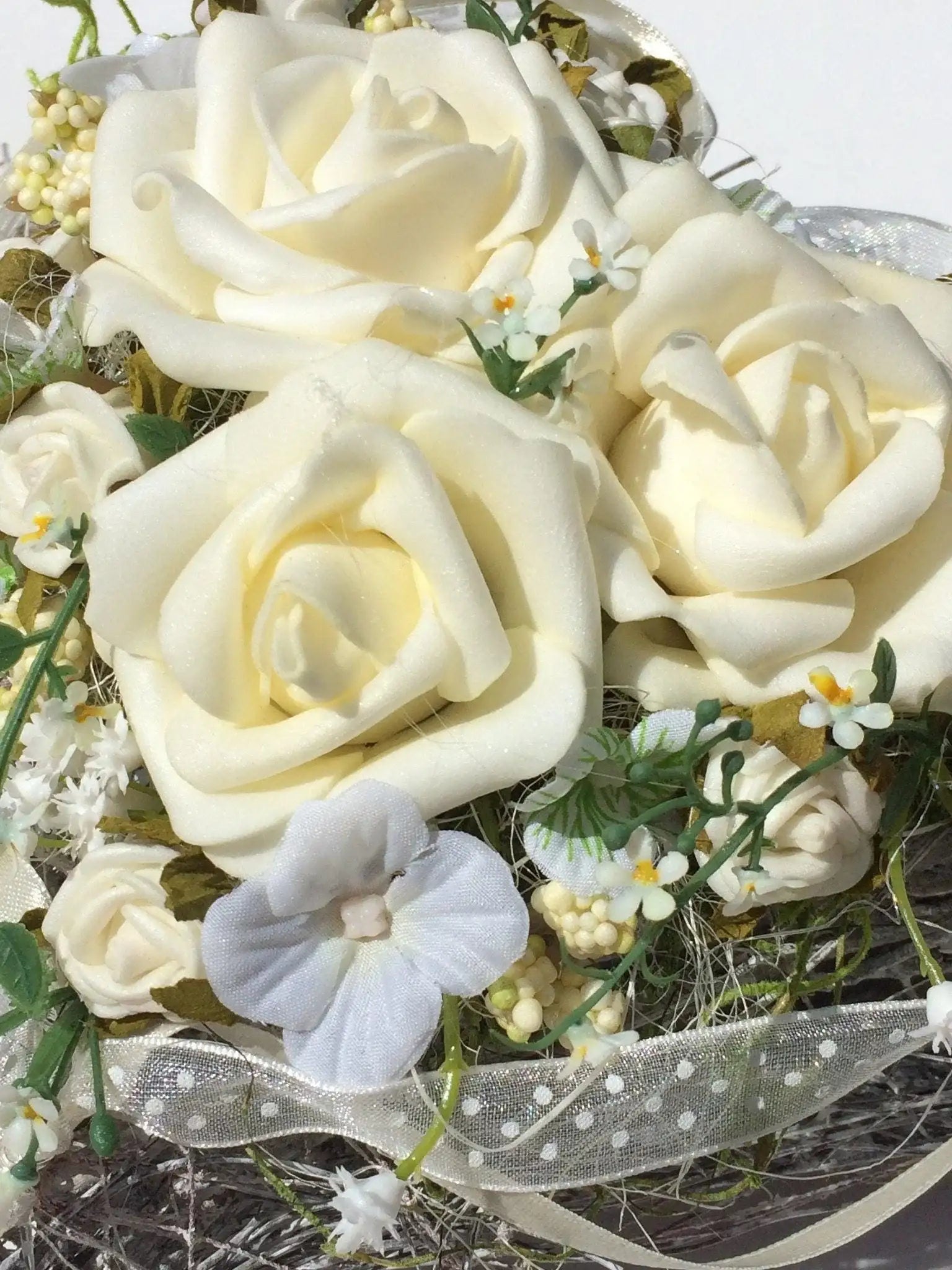 Grabgesteck Grabschmuck Rose Hortensie Schleierkraut Herz Beeren Spitze Band Rebe Grabdekoration Grabschmuck Allerheiligen – handgemacht aus Seiden- und Kunstblumen, langlebig & pflegeleicht von SarahsFlowerStudio