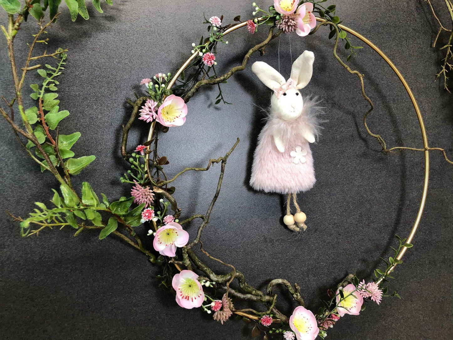 Türkranz Frühling modern mit Hasen – Seidenblumen Türdeko ganzjährig – Türkranz – SarahsFlowerStudio