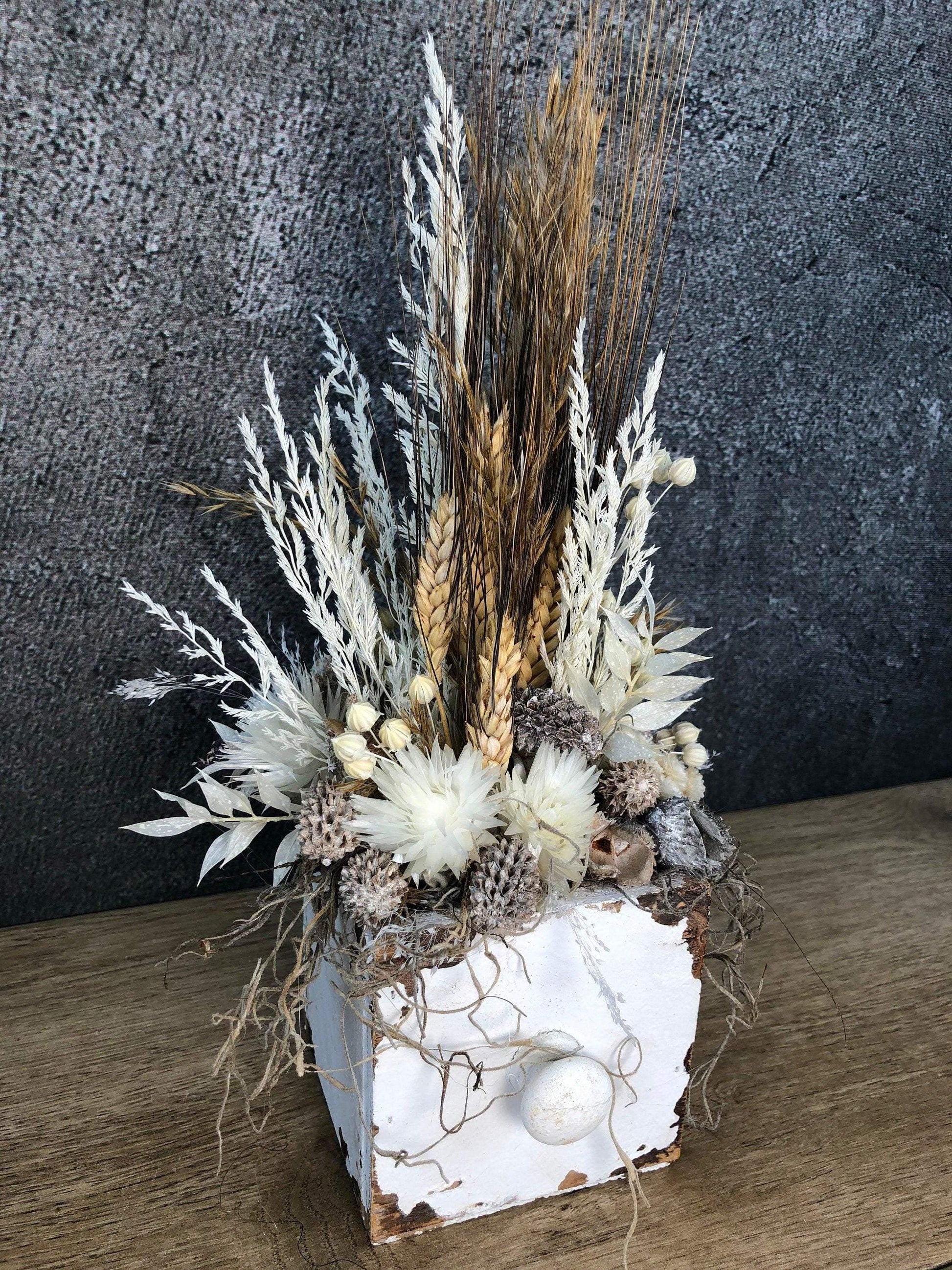 Tischdeko Blumen Tischgesteck Kerze Schublade Gräser Trockenblumen Trockenmaterial Natur natürlich dried bouquet dried Flowers – handgemacht aus Seiden- und Kunstblumen, langlebig & pflegeleicht von SarahsFlowerStudio