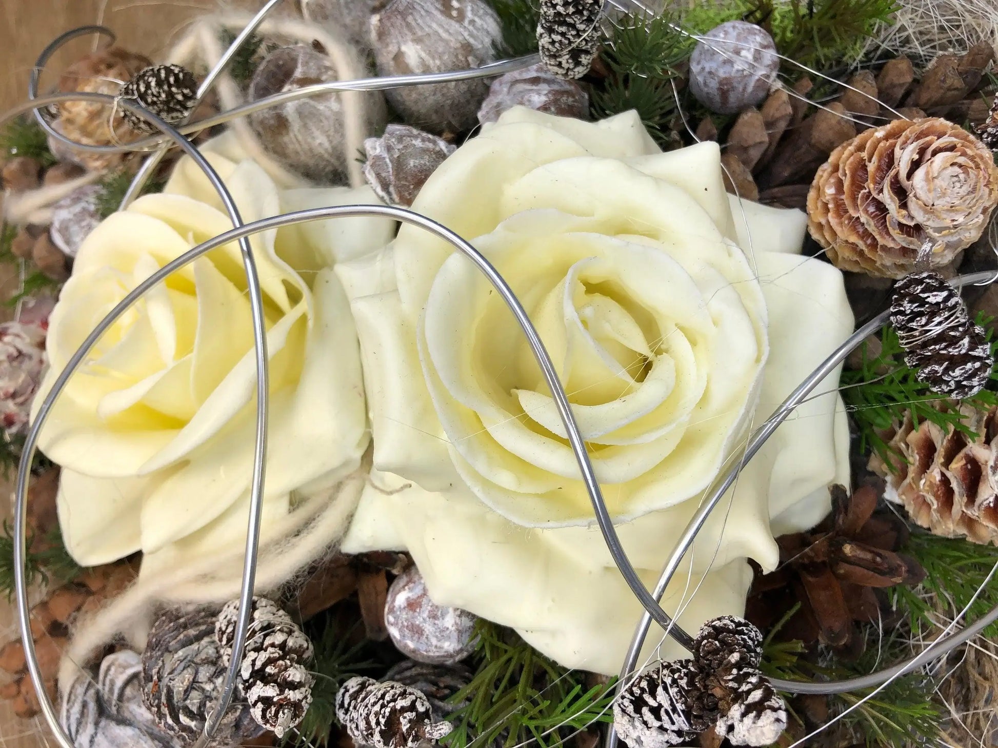Grabherz Wachsrose – Grabschmuck Seidenblumen langlebig – Grabgesteck – SarahsFlowerStudio