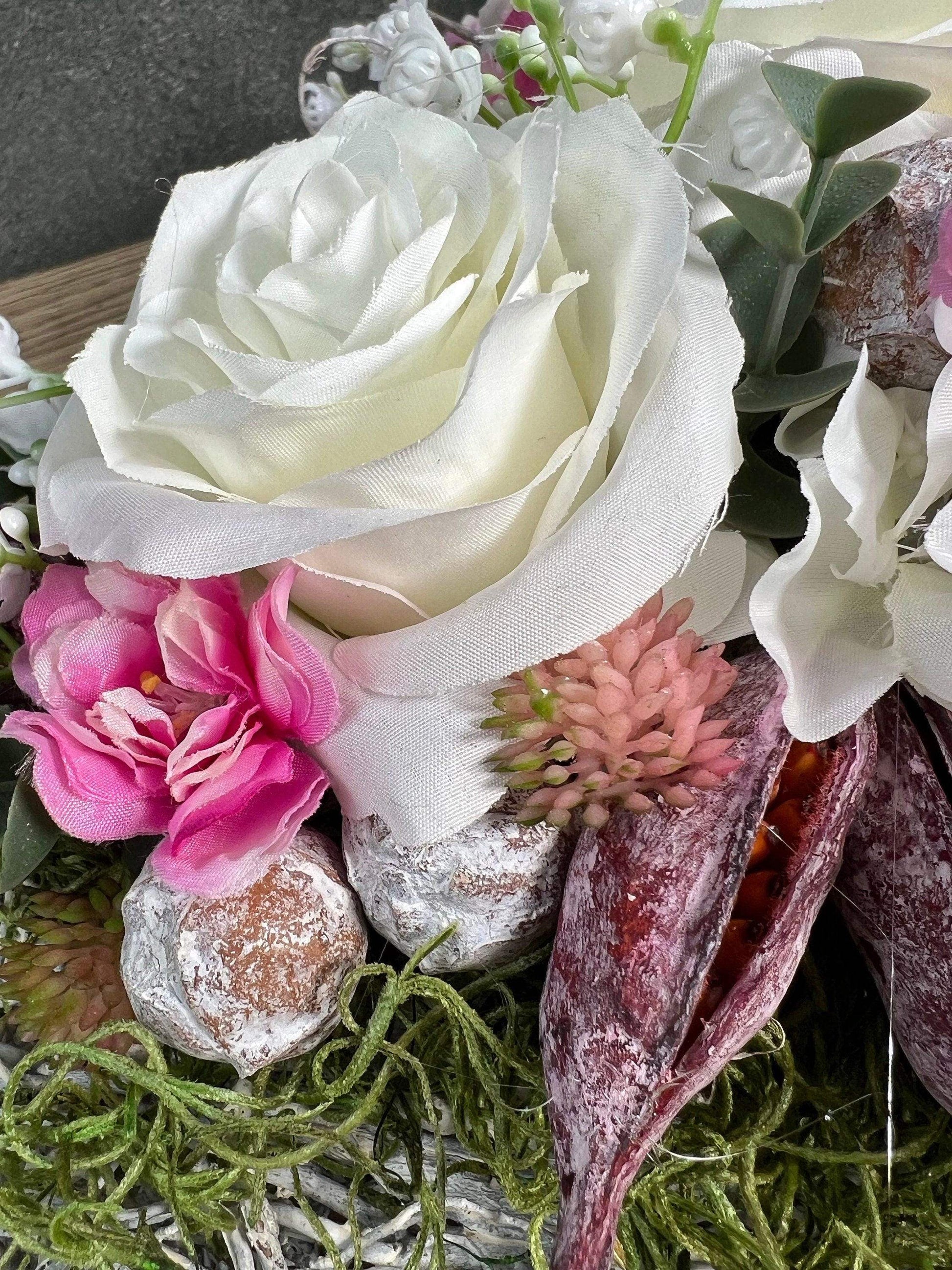 Grabgesteck Rosen Kirschblüten Wiesenblumen Grabschmuck Herz Grabdeko Grabdekoration – handgemacht aus Seiden- und Kunstblumen, langlebig & pflegeleicht von SarahsFlowerStudio