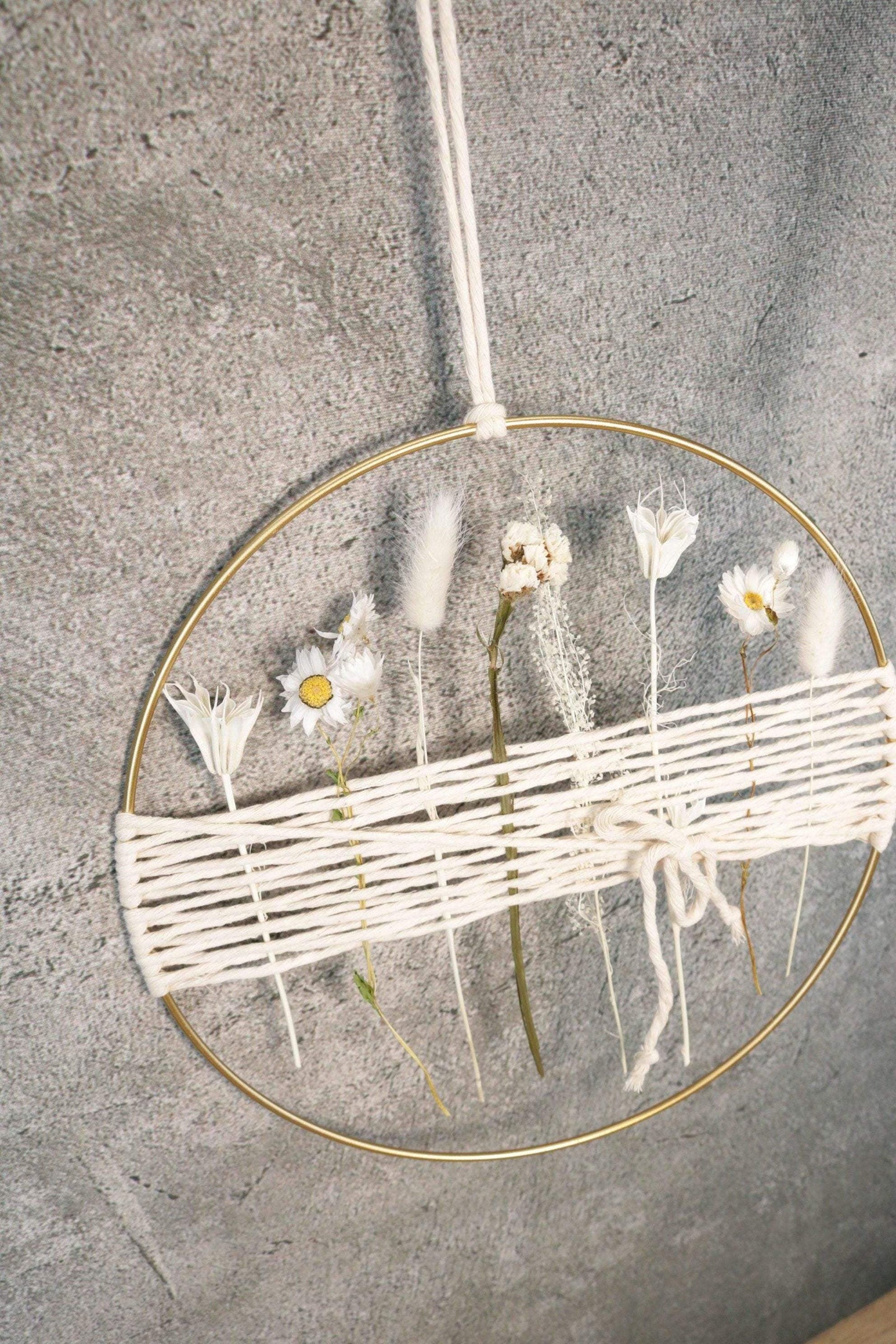 Türkranz Kranz Ring Gräser Wandkranz Trockenblumen Natur natürlich Hoop Fensterdeko – handgemacht aus Seiden- und Kunstblumen, langlebig & pflegeleicht von SarahsFlowerStudio