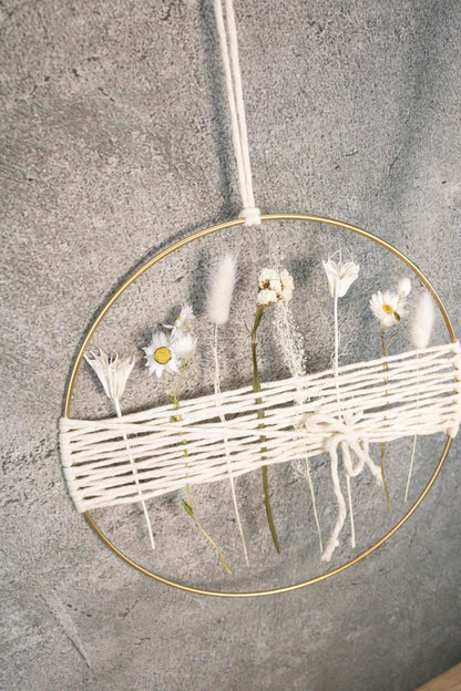 Türkranz Kranz Ring Gräser Wandkranz Trockenblumen Natur natürlich Hoop Fensterdeko – handgemacht aus Seiden- und Kunstblumen, langlebig & pflegeleicht von SarahsFlowerStudio