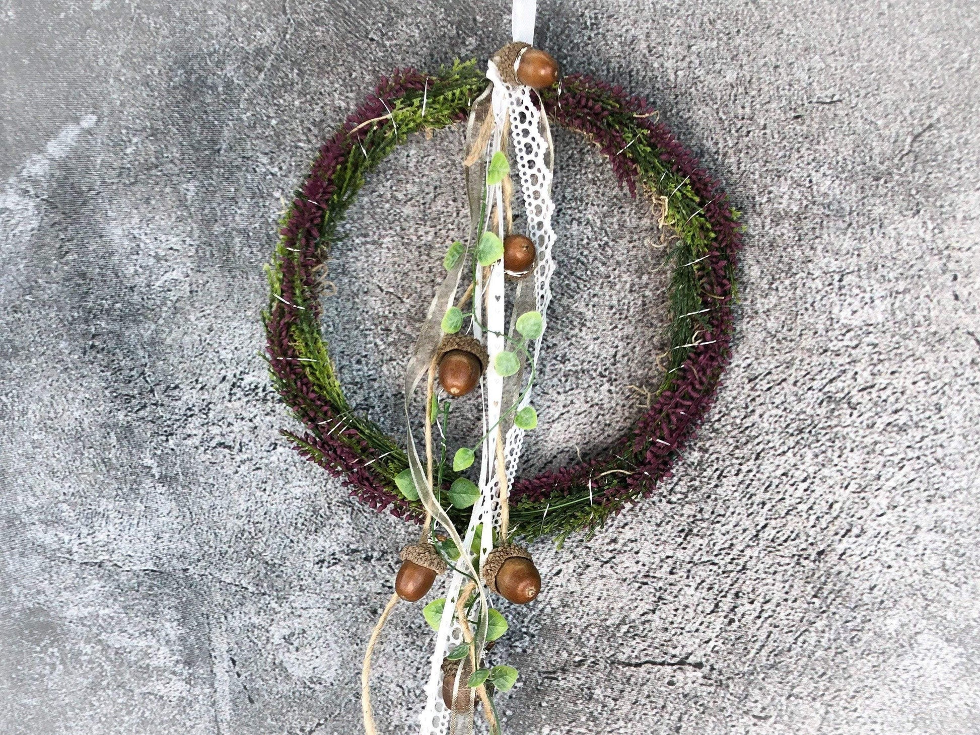 Türkranz Heide Erika Herz Eicheln Eichel Herbst Herbstlich Türschmuck Modern Wunschfarbe Wunschgröße Tür Schmuck ganzjährig – handgemacht aus Seiden- und Kunstblumen, langlebig & pflegeleicht von SarahsFlowerStudio
