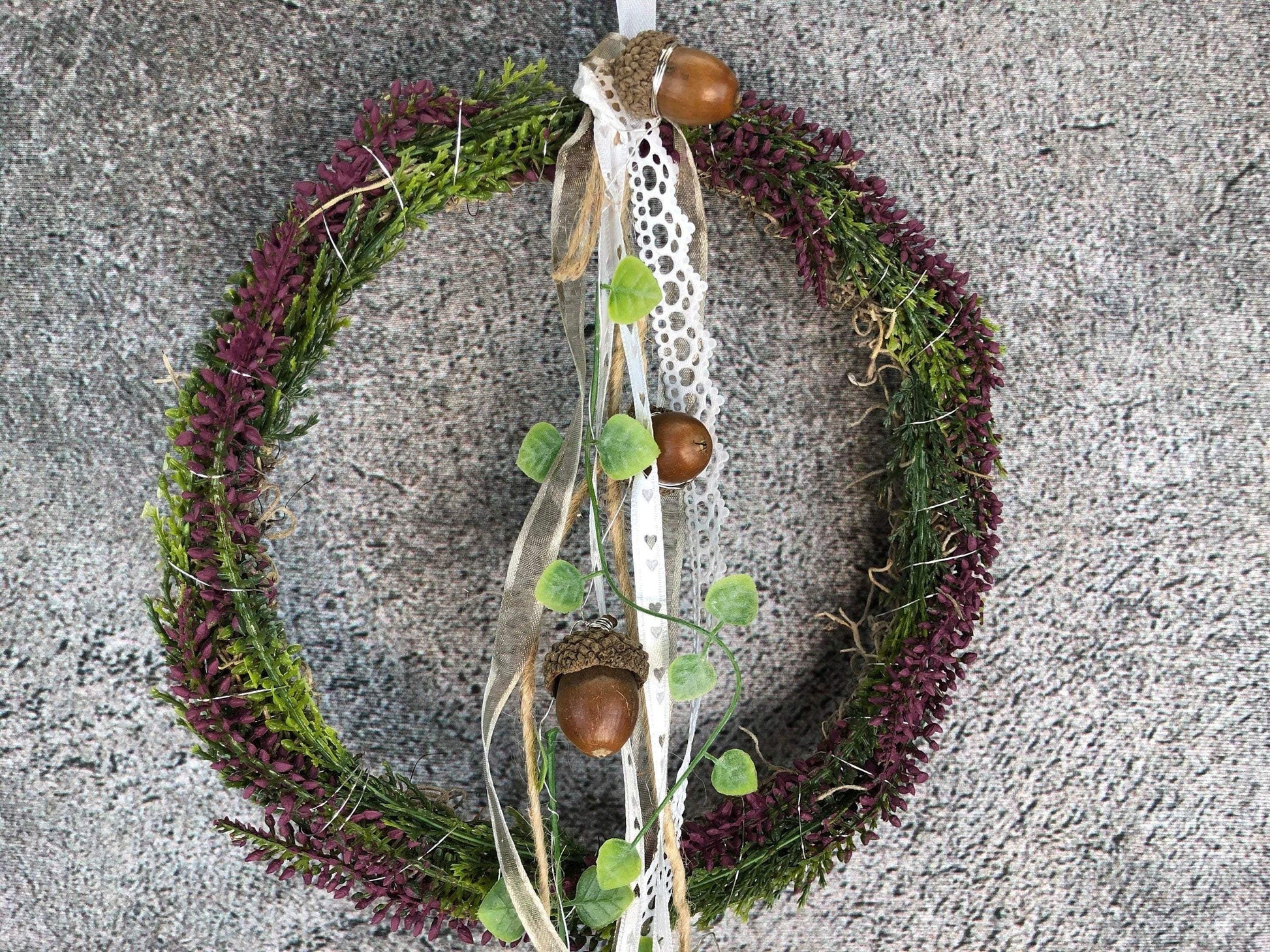 Türkranz Heide Erika Herz Eicheln Eichel Herbst Herbstlich Türschmuck Modern Wunschfarbe Wunschgröße Tür Schmuck ganzjährig – handgemacht aus Seiden- und Kunstblumen, langlebig & pflegeleicht von SarahsFlowerStudio