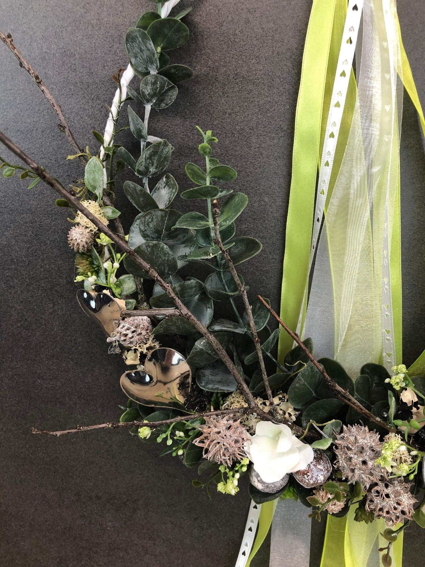 Türkranz ganzjährig Modern Türdeko Tür Schmuck Wunschgröße ganzjährig Muttertag Valentinstag Herz Boho Skelettblätter Band Filz Spitzenband – handgemacht aus Seiden- und Kunstblumen, langlebig & pflegeleicht von SarahsFlowerStudio