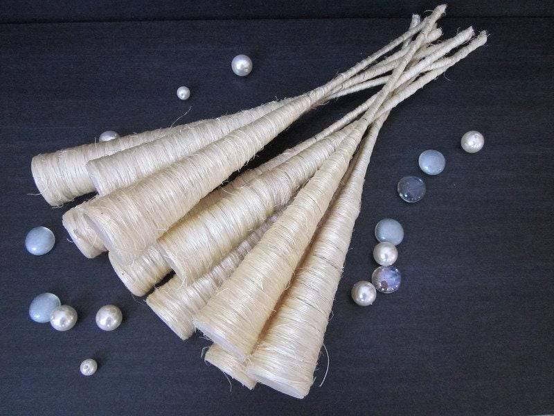 10 Sisaltüten 30cm in Creme Sisaltrichter – handgemacht aus Seiden- und Kunstblumen, langlebig & pflegeleicht von SarahsFlowerStudio