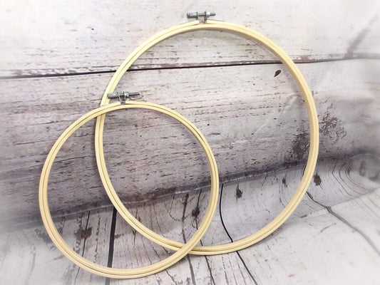 Stickrahmen Nähring Stickring Holzring Ring Bastelring Basteln Traumfänger Makramee Trockenblumen – handgemacht aus Seiden- und Kunstblumen, langlebig & pflegeleicht von SarahsFlowerStudio