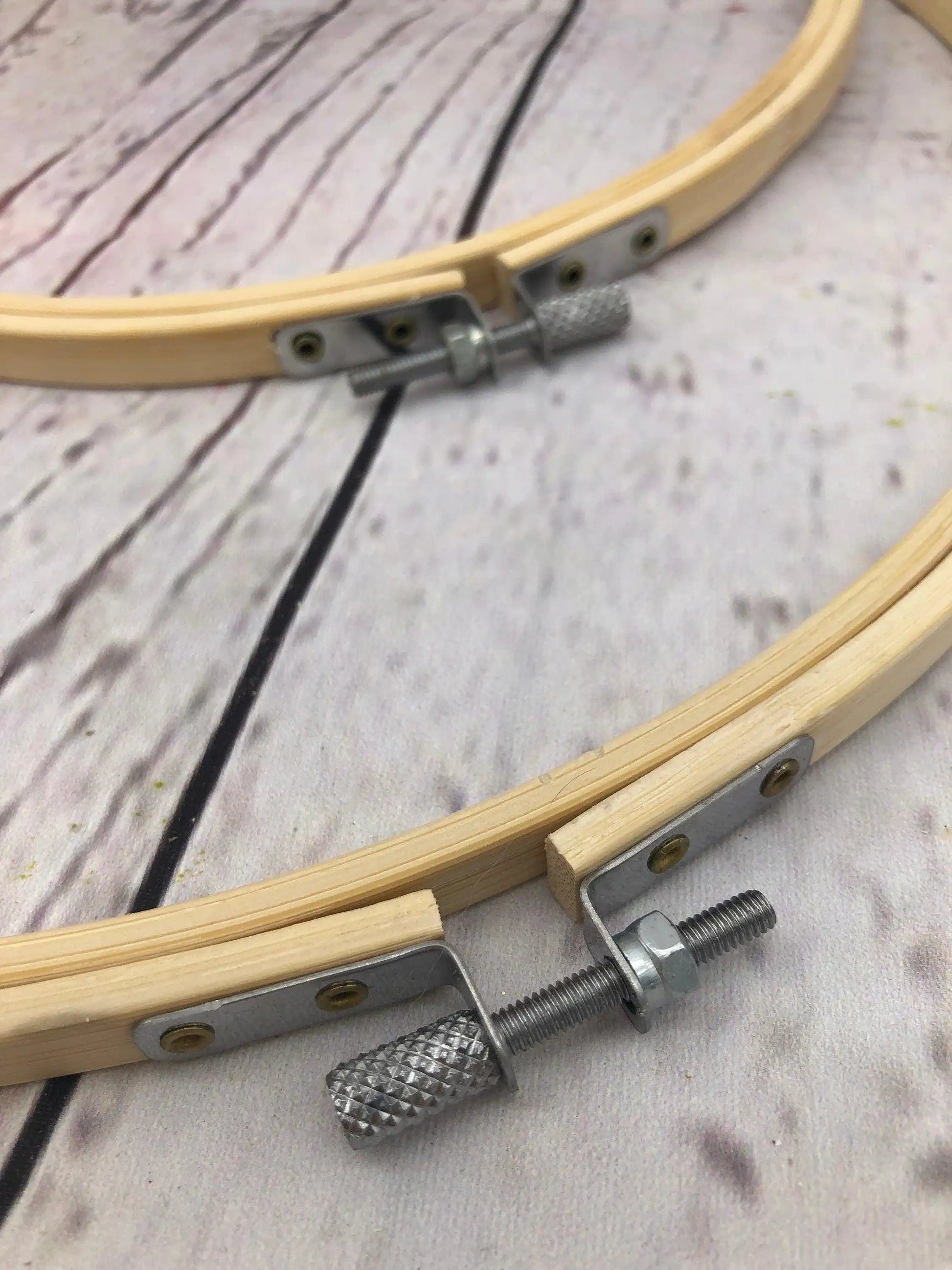 Stickrahmen Nähring Stickring Holzring Ring Bastelring Basteln Traumfänger Makramee Trockenblumen – handgemacht aus Seiden- und Kunstblumen, langlebig & pflegeleicht von SarahsFlowerStudio