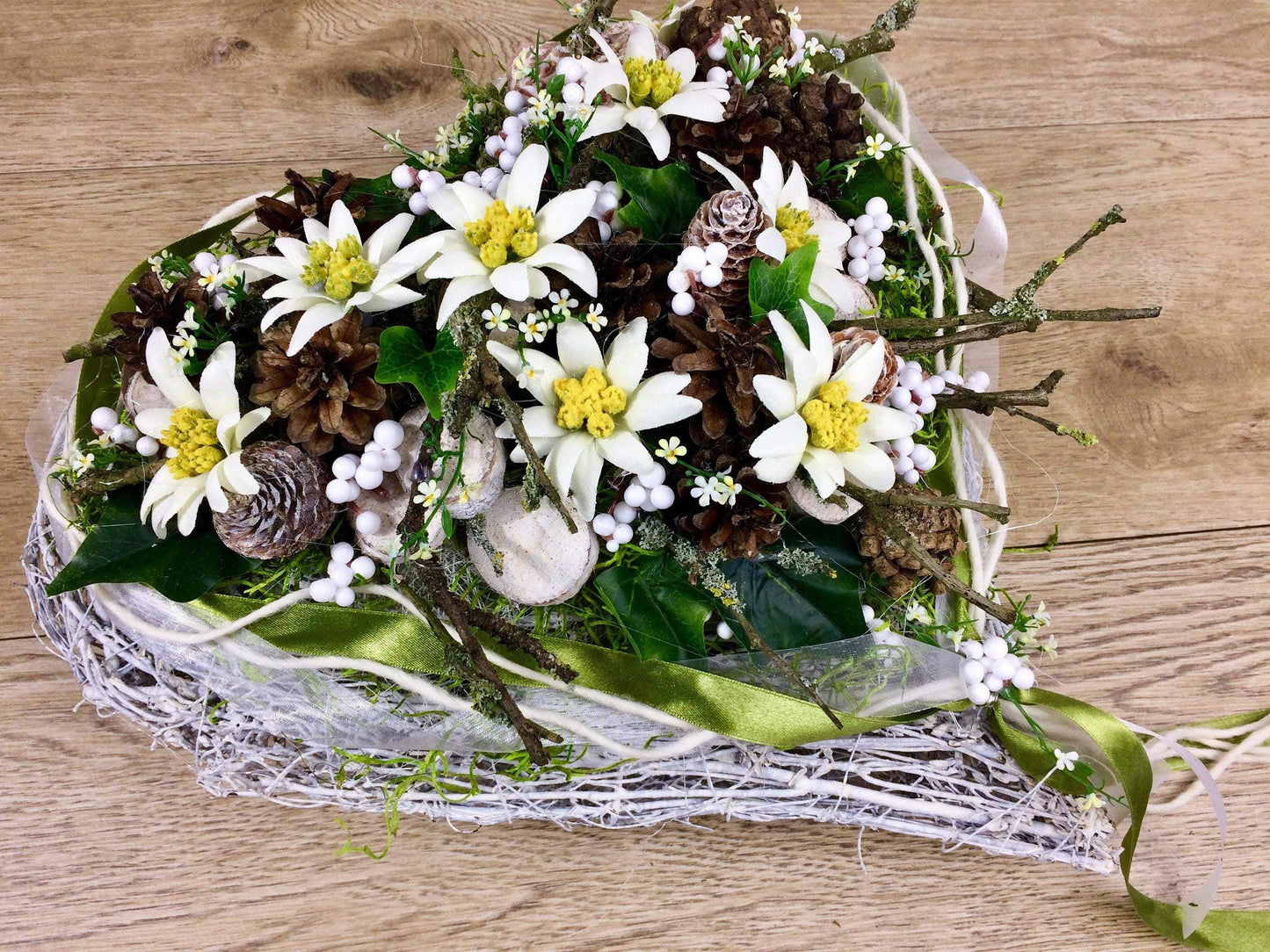 Urnengesteck Rose Seidenblumen – langlebiger Urnenschmuck – für Außenb – Grabgesteck – SarahsFlowerStudio