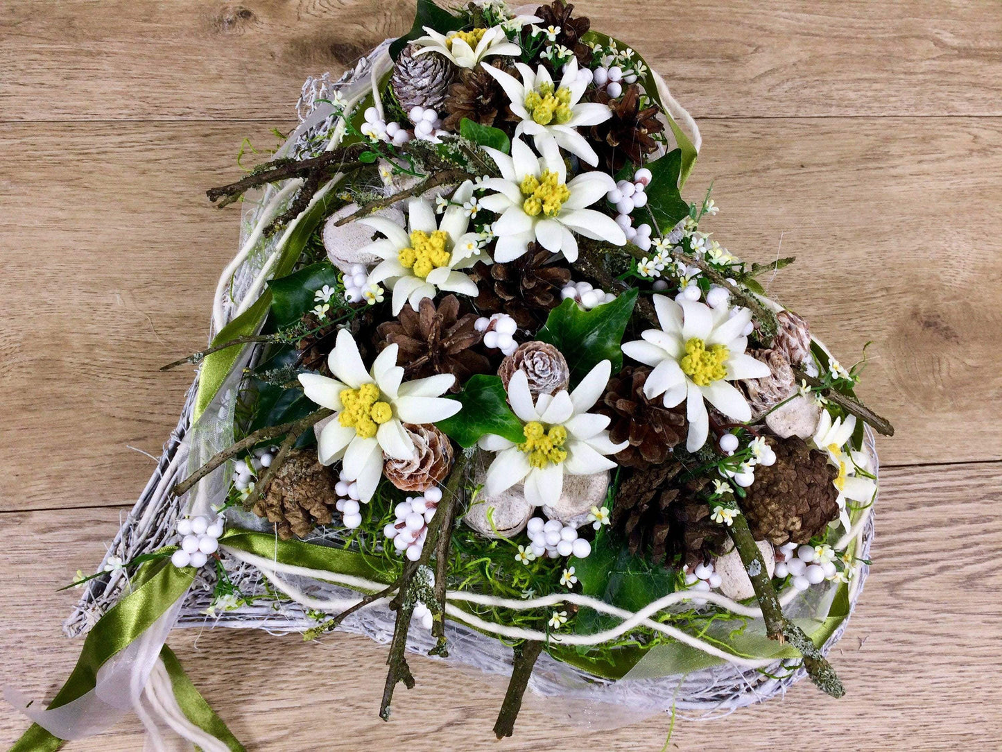 Urnengesteck Rose Seidenblumen – langlebiger Urnenschmuck – für Außenb – Grabgesteck – SarahsFlowerStudio