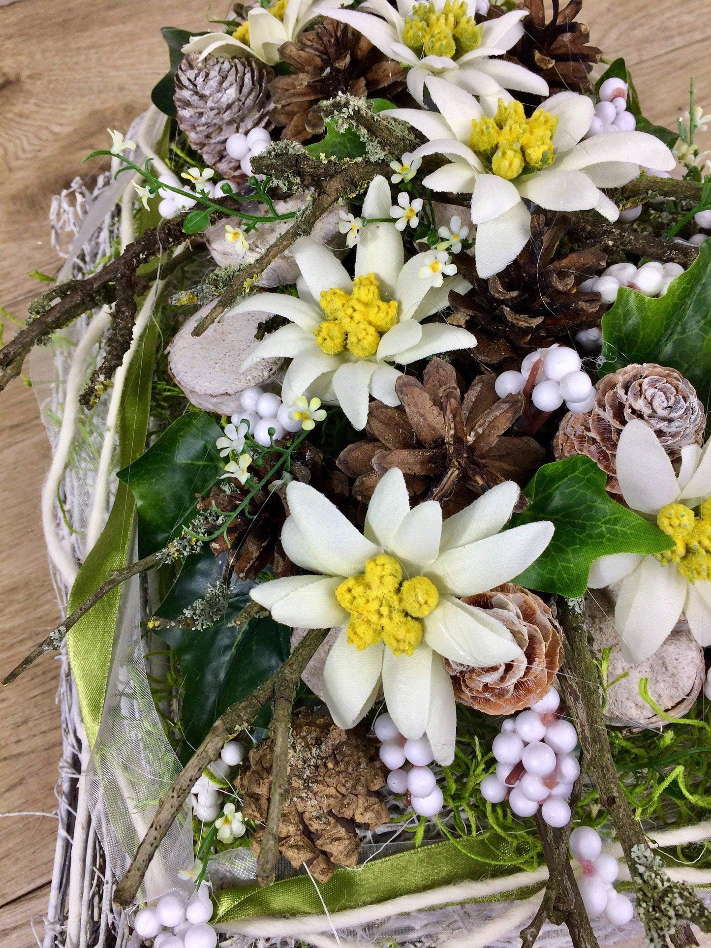 Urnengesteck Rose Seidenblumen – langlebiger Urnenschmuck – für Außenb – Grabgesteck – SarahsFlowerStudio