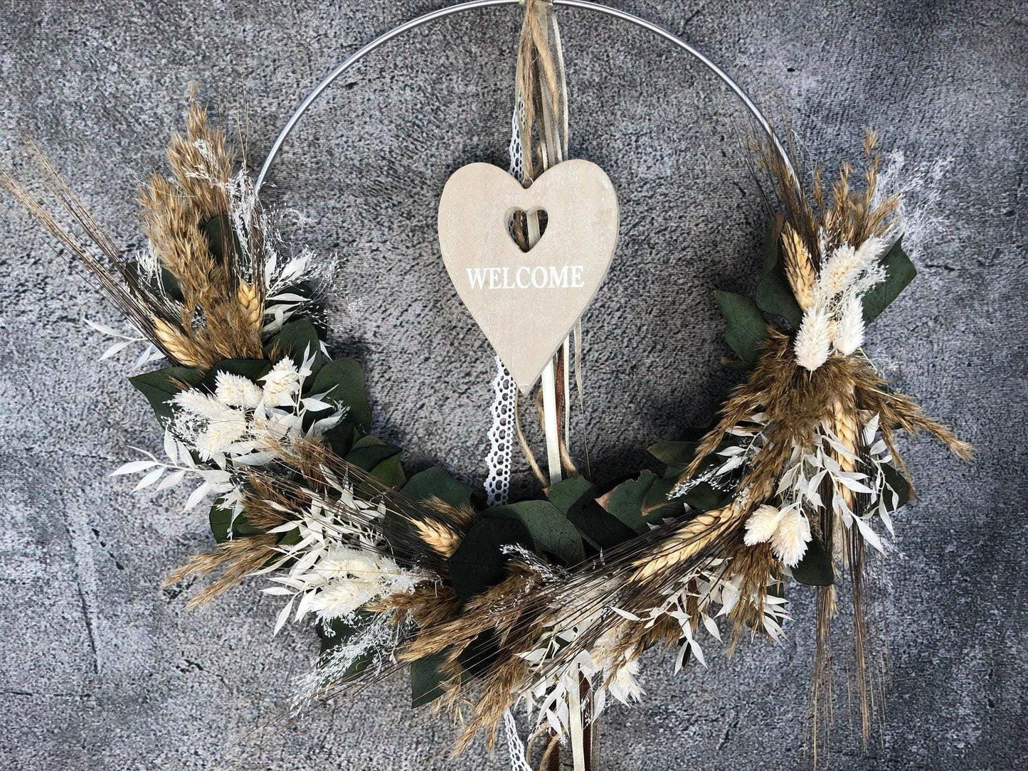 Türkranz Welcome Herz Kranz Ring Eukalyptus Gräser Wandkranz Trockenblumen Natur natürlich Hoop Herbst Herbstlich – handgemacht aus Seiden- und Kunstblumen, langlebig & pflegeleicht von SarahsFlowerStudio