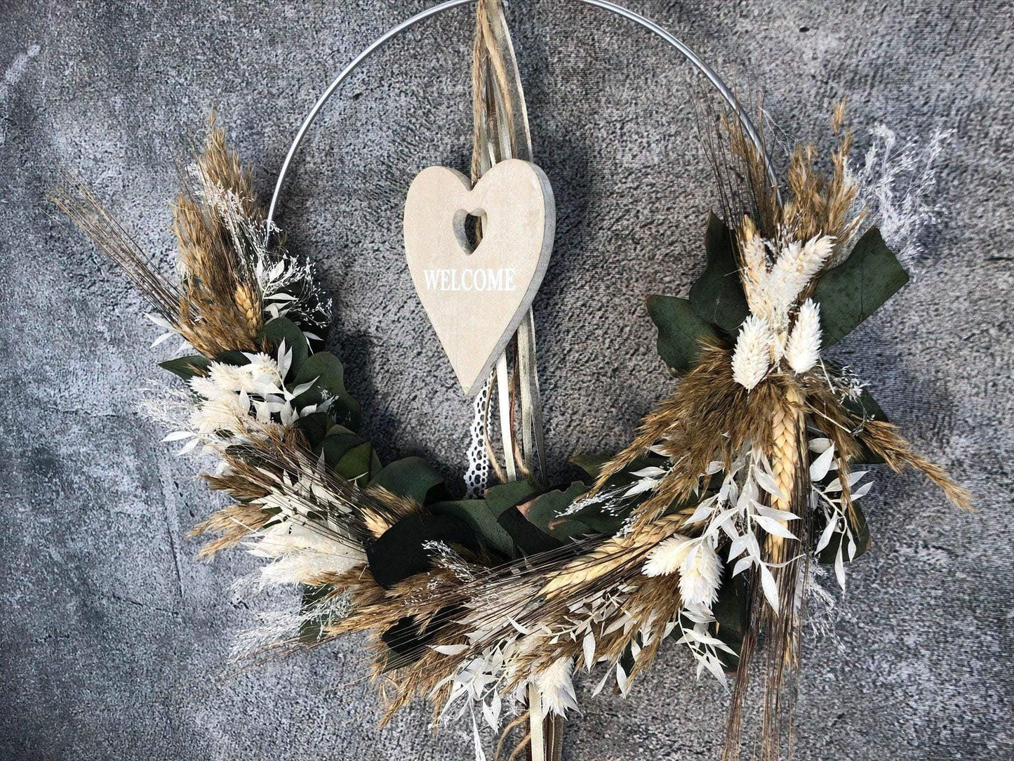 Türkranz Welcome Herz Kranz Ring Eukalyptus Gräser Wandkranz Trockenblumen Natur natürlich Hoop Herbst Herbstlich – handgemacht aus Seiden- und Kunstblumen, langlebig & pflegeleicht von SarahsFlowerStudio