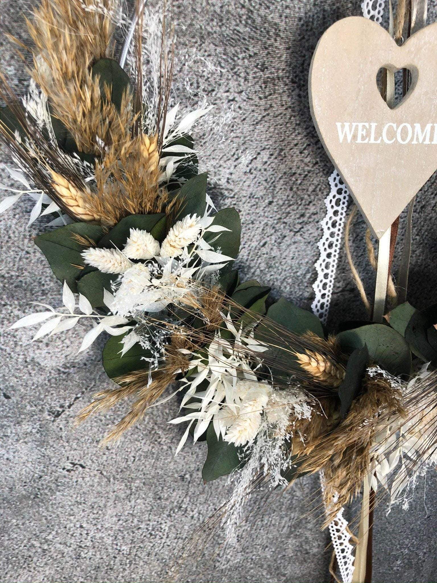 Türkranz Welcome Herz Kranz Ring Eukalyptus Gräser Wandkranz Trockenblumen Natur natürlich Hoop Herbst Herbstlich – handgemacht aus Seiden- und Kunstblumen, langlebig & pflegeleicht von SarahsFlowerStudio