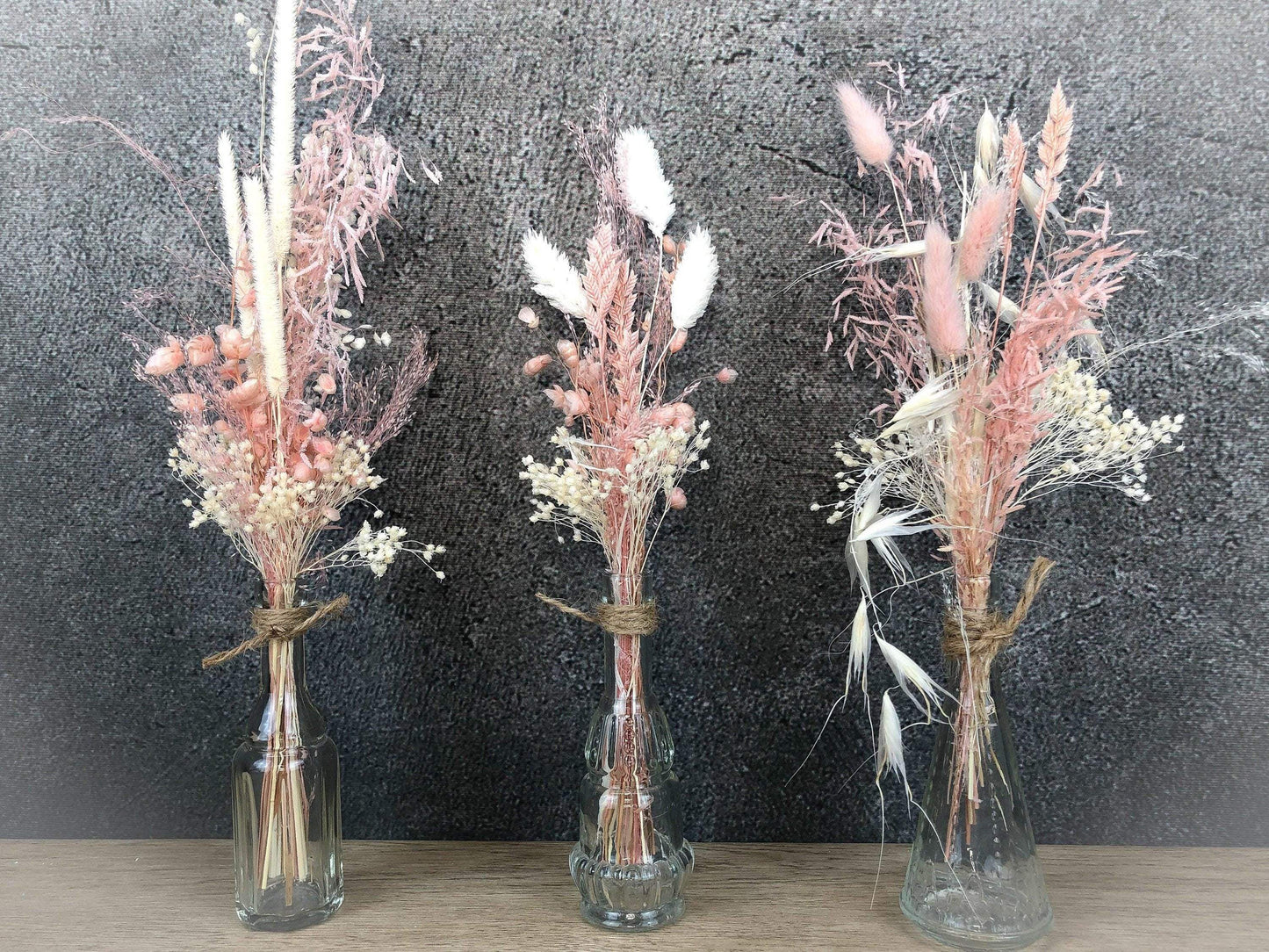 Tischdeko 3er Set Blumen Tischgesteck Strauß Gläser Flasche Gräser Trockenblumen Trockenmaterial Natur natürlich dried bouquet dried Flowers – handgemacht aus Seiden- und Kunstblumen, langlebig & pflegeleicht von SarahsFlowerStudio