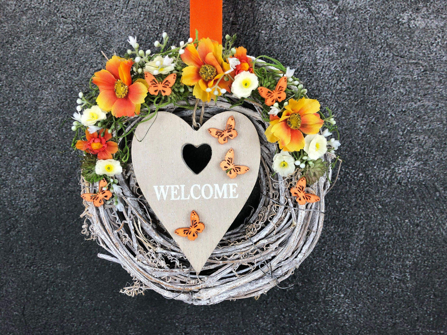 Türkranz Türdeko Türschmuck Herz Welcome Modern ganzjährig Tür Schmuck Schmetterling Herbst – handgemacht aus Seiden- und Kunstblumen, langlebig & pflegeleicht von SarahsFlowerStudio