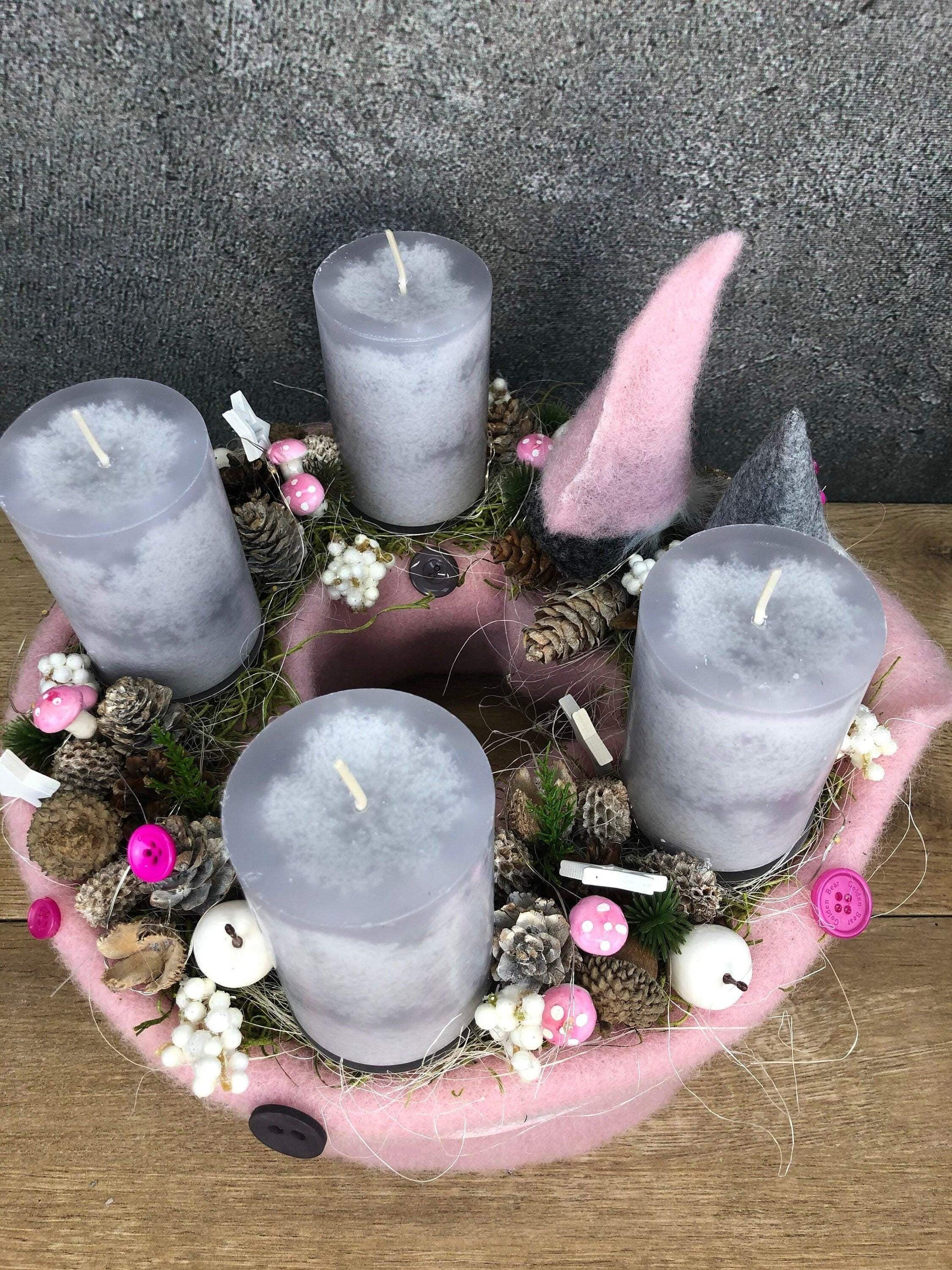 Adventskranz Adventskalender – handgemacht aus Seiden- und Kunstblumen, langlebig & pflegeleicht von SarahsFlowerStudio