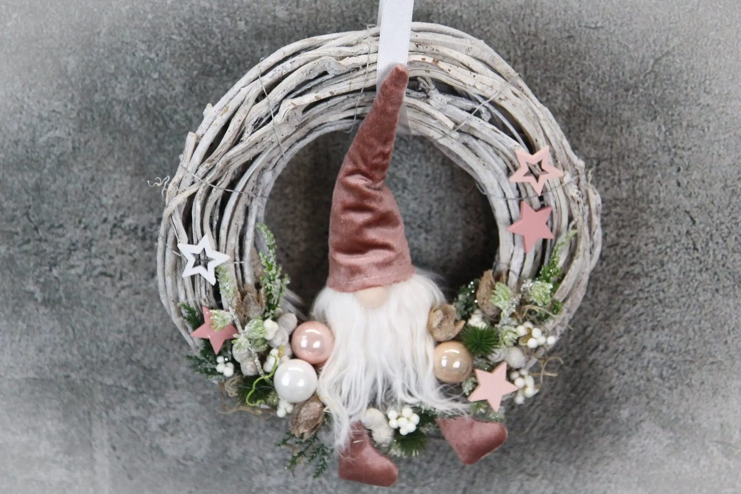 Türkranz Türdeko Türschmuck Weihnachten Weidenkranz Wichtel Zapfen Stern Apfel Knöpfe Tanne Band Modern – handgemacht aus Seiden- und Kunstblumen, langlebig & pflegeleicht von SarahsFlowerStudio