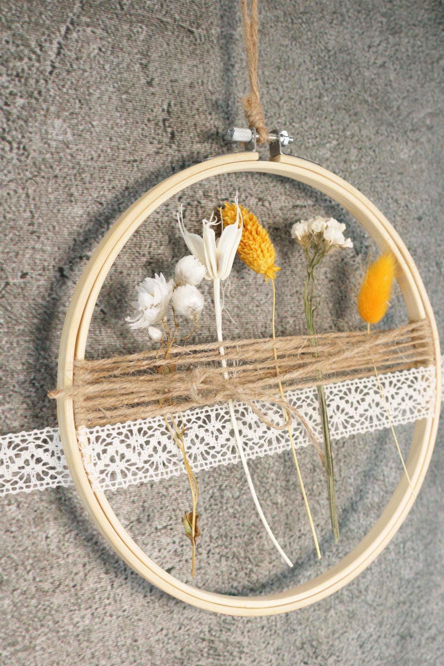 Türkranz Kranz Ring Stickrahmen Gräser Holzring Stickring Stickreif Trockenblumen Natur natürlich Hoop Fensterdeko – handgemacht aus Seiden- und Kunstblumen, langlebig & pflegeleicht von SarahsFlowerStudio