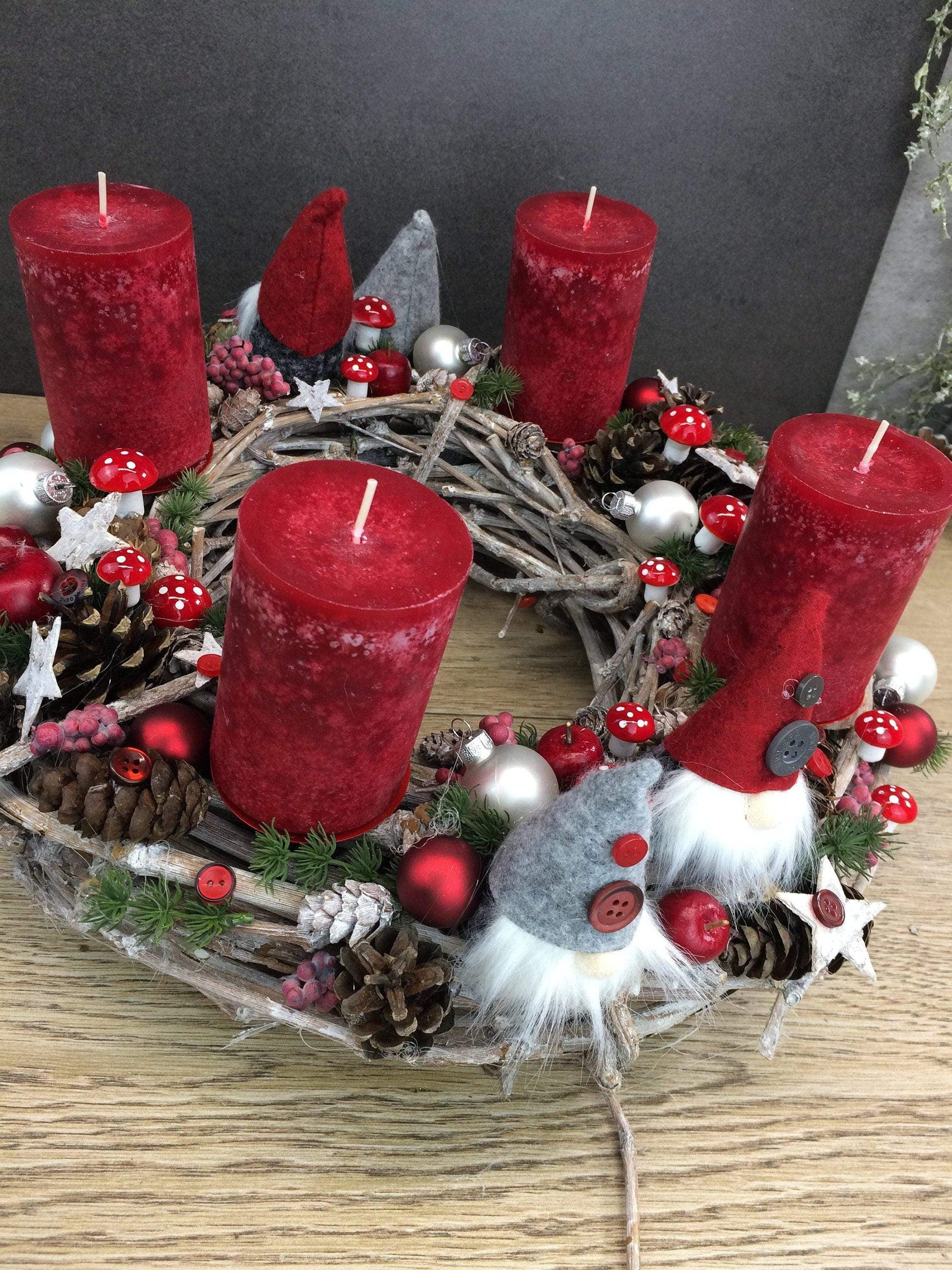 Adventskranz Adventskalender – handgemacht aus Seiden- und Kunstblumen, langlebig & pflegeleicht von SarahsFlowerStudio