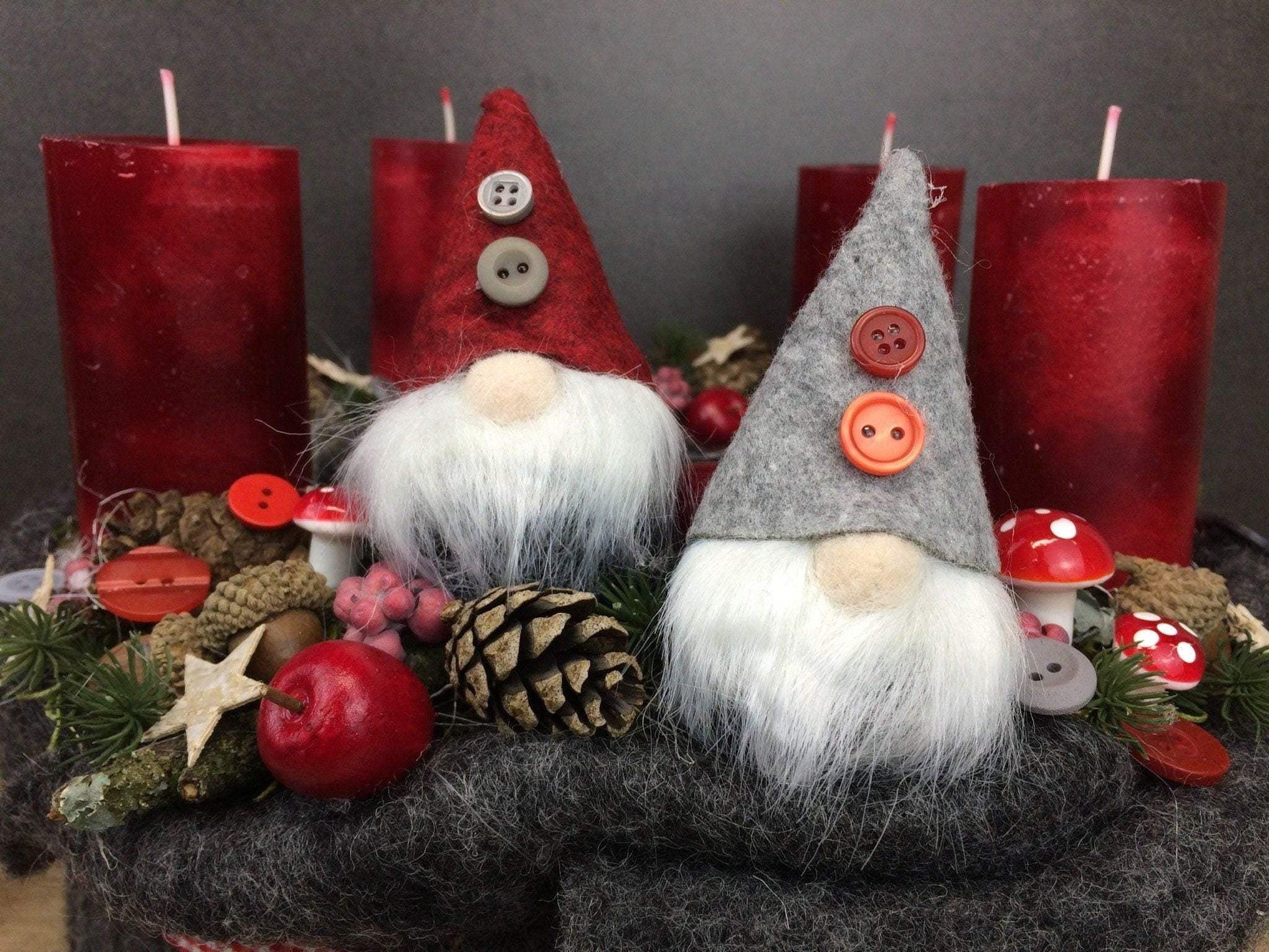 Adventskranz Adventskalender – handgemacht aus Seiden- und Kunstblumen, langlebig & pflegeleicht von SarahsFlowerStudio