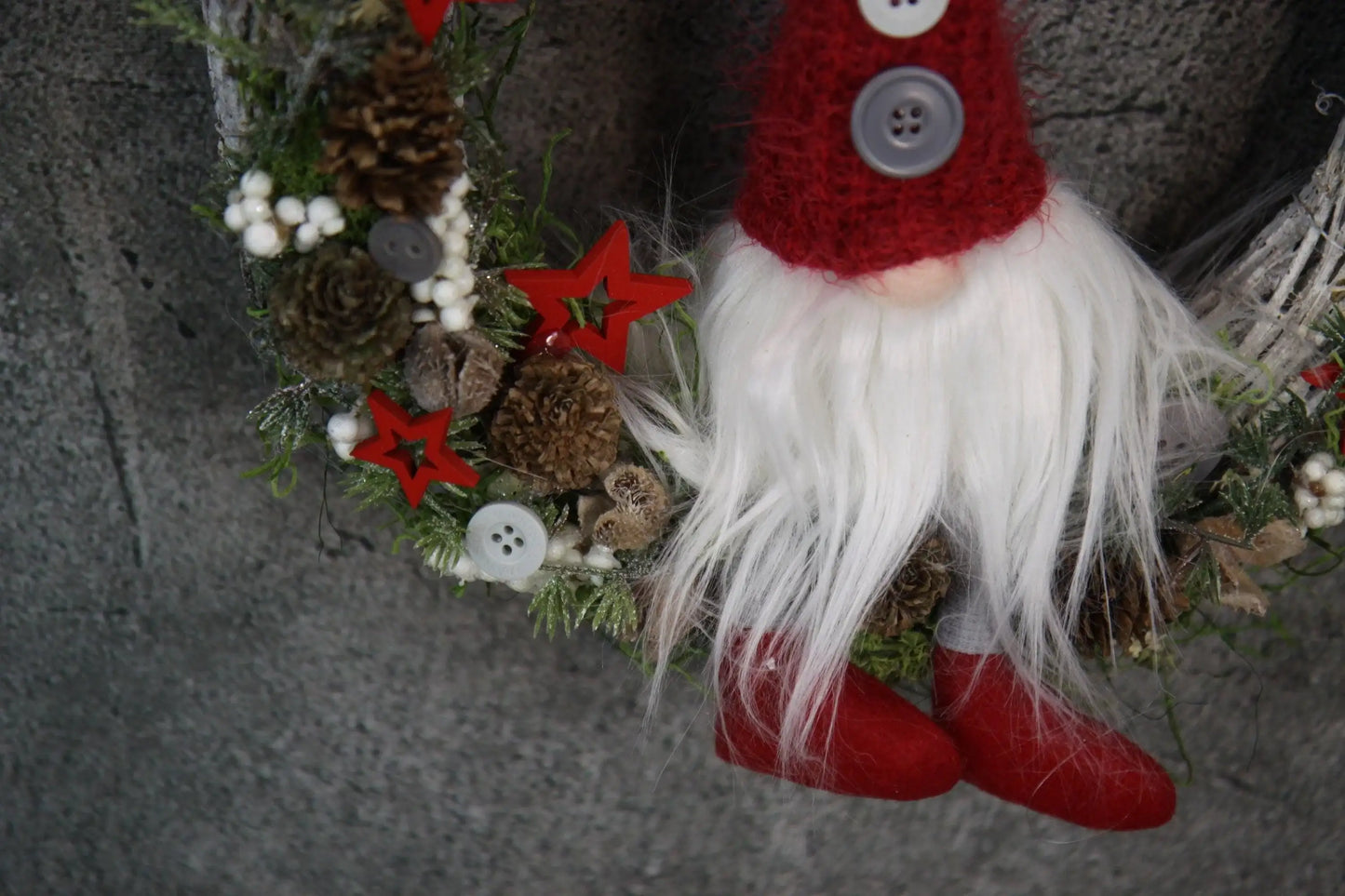 Türkranz Türdeko Türschmuck Weihnachten Weidenkranz Wichtel Zapfen Stern Apfel Knöpfe Tanne Band Modern – handgemacht aus Seiden- und Kunstblumen, langlebig & pflegeleicht von SarahsFlowerStudio