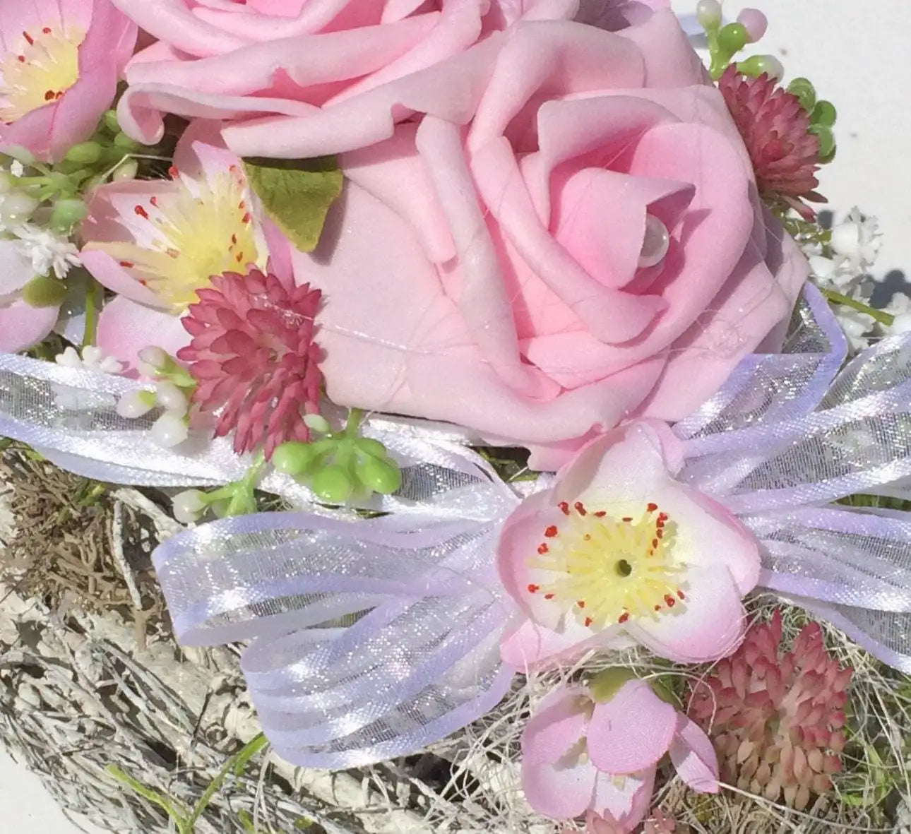 Grabgesteck Grabschmuck Gesteck Grab Rose Schleierkraut Band Kirschblüten Grave Arrangument grave flowers longlasting – handgemacht aus Seiden- und Kunstblumen, langlebig & pflegeleicht von SarahsFlowerStudio
