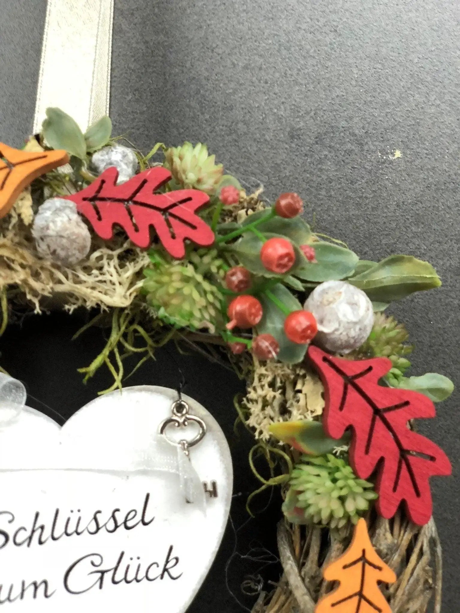 Türkranz 22cm Türdeko Türschmuck Herz Schlüssel zum Herz Modern Tür Schmuck Herbst herbstlich ganzjährig Herbst – handgemacht aus Seiden- und Kunstblumen, langlebig & pflegeleicht von SarahsFlowerStudio