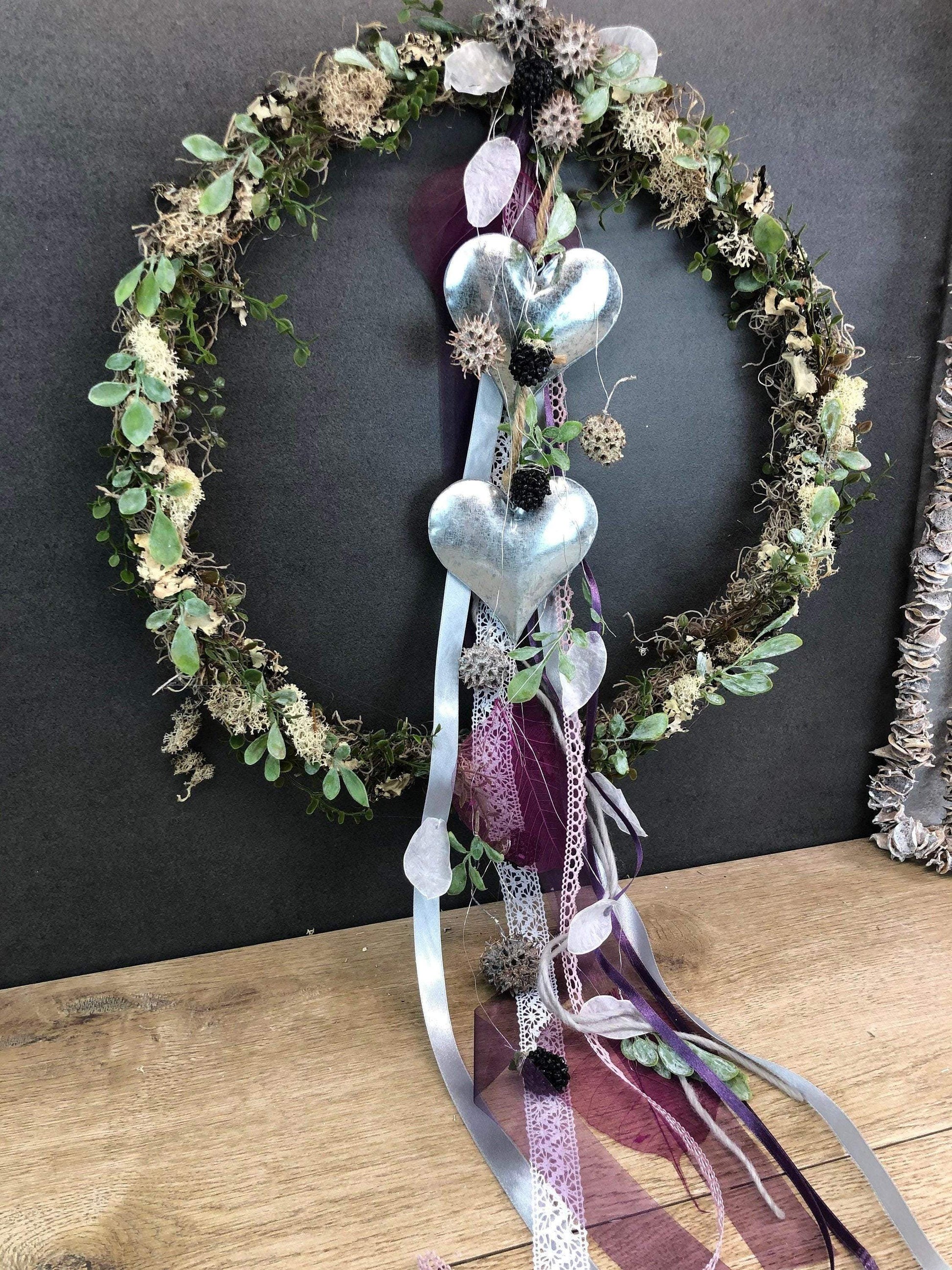 Türkranz ganzjährig Modern Türdeko Tür Schmuck Wunschgröße ganzjährig Herz Boho Skelettblätter Band Filz Spitzenband – handgemacht aus Seiden- und Kunstblumen, langlebig & pflegeleicht von SarahsFlowerStudio