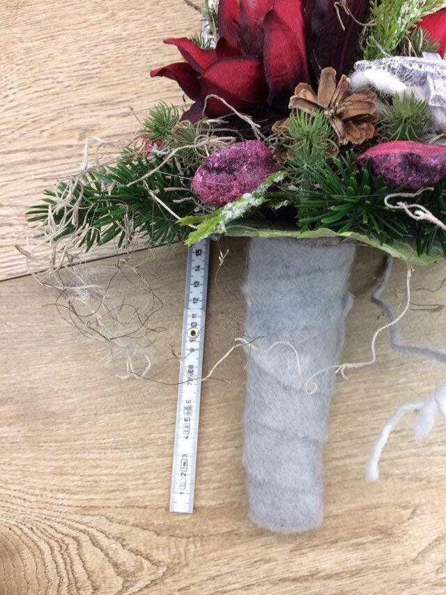 Grabgesteck Grabschmuck Grabvase Grabstrauß Grabdekoration Grabschmuck Allerheiligen Tannen Exoten Rosen Efeu Filzschnur Amaryllis – handgemacht aus Seiden- und Kunstblumen, langlebig & pflegeleicht von SarahsFlowerStudio