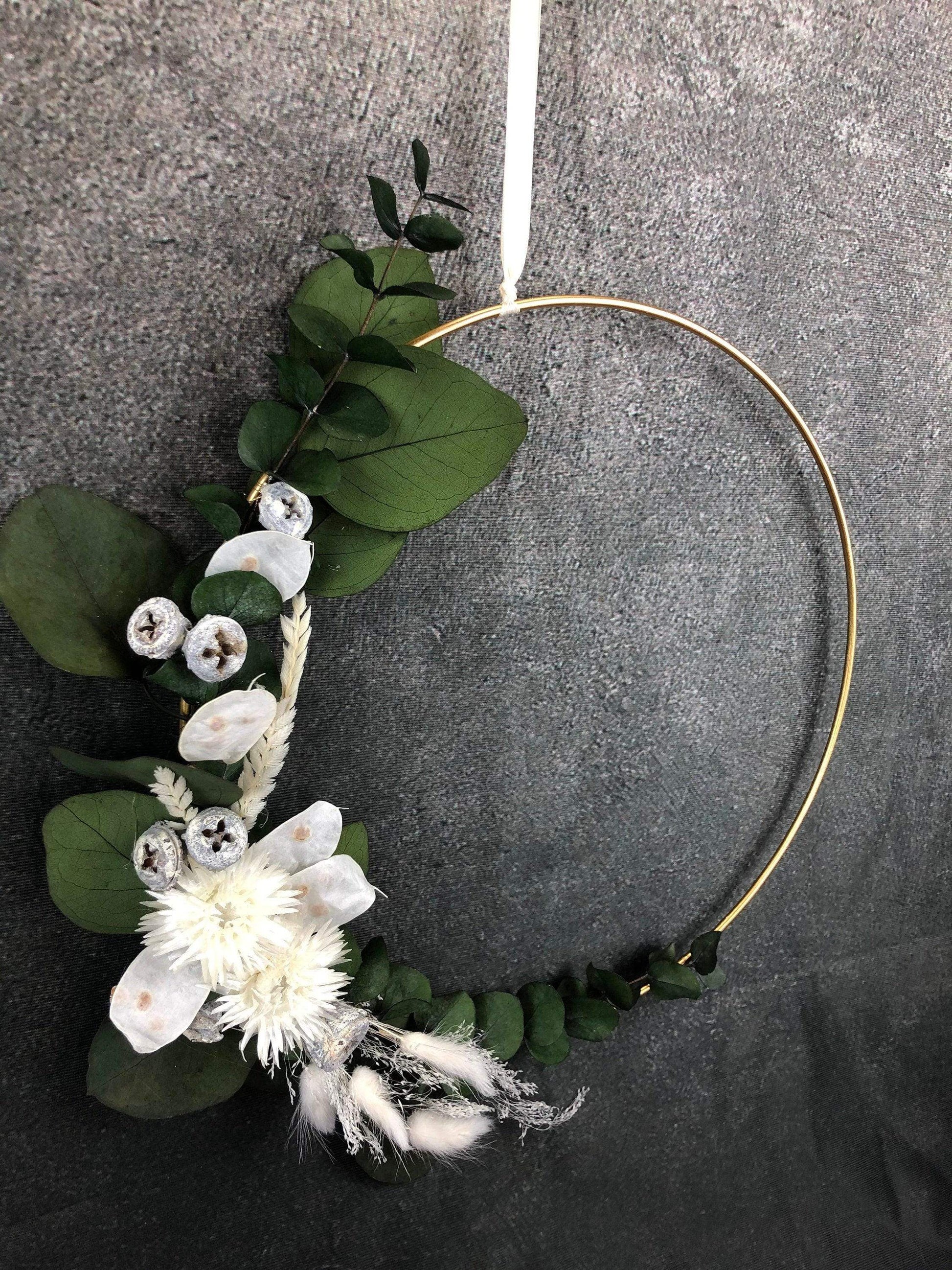 Türkranz Kranz Ring Eukalyptus Gräser Wandkranz Trockenblumen Natur natürlich Hoop Herbst Herbstlich – handgemacht aus Seiden- und Kunstblumen, langlebig & pflegeleicht von SarahsFlowerStudio