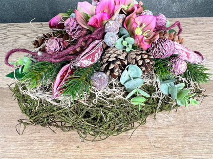 Grabgesteck Grabschmuck Herz Christrose Exoten Tanne Zapfen Hutzeln Allerheiligen Filzschnur Christrosen Grabdeko Grabdekoration – handgemacht aus Seiden- und Kunstblumen, langlebig & pflegeleicht von SarahsFlowerStudio