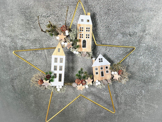 Stern 50cm mit Haus Häuser Fensterdeko Türkranz Advent Modern Fenster Fensterschmuck Deko Weihnachten Wandschmuck Metallstern Winter – handgemacht aus Seiden- und Kunstblumen, langlebig & pflegeleicht von SarahsFlowerStudio