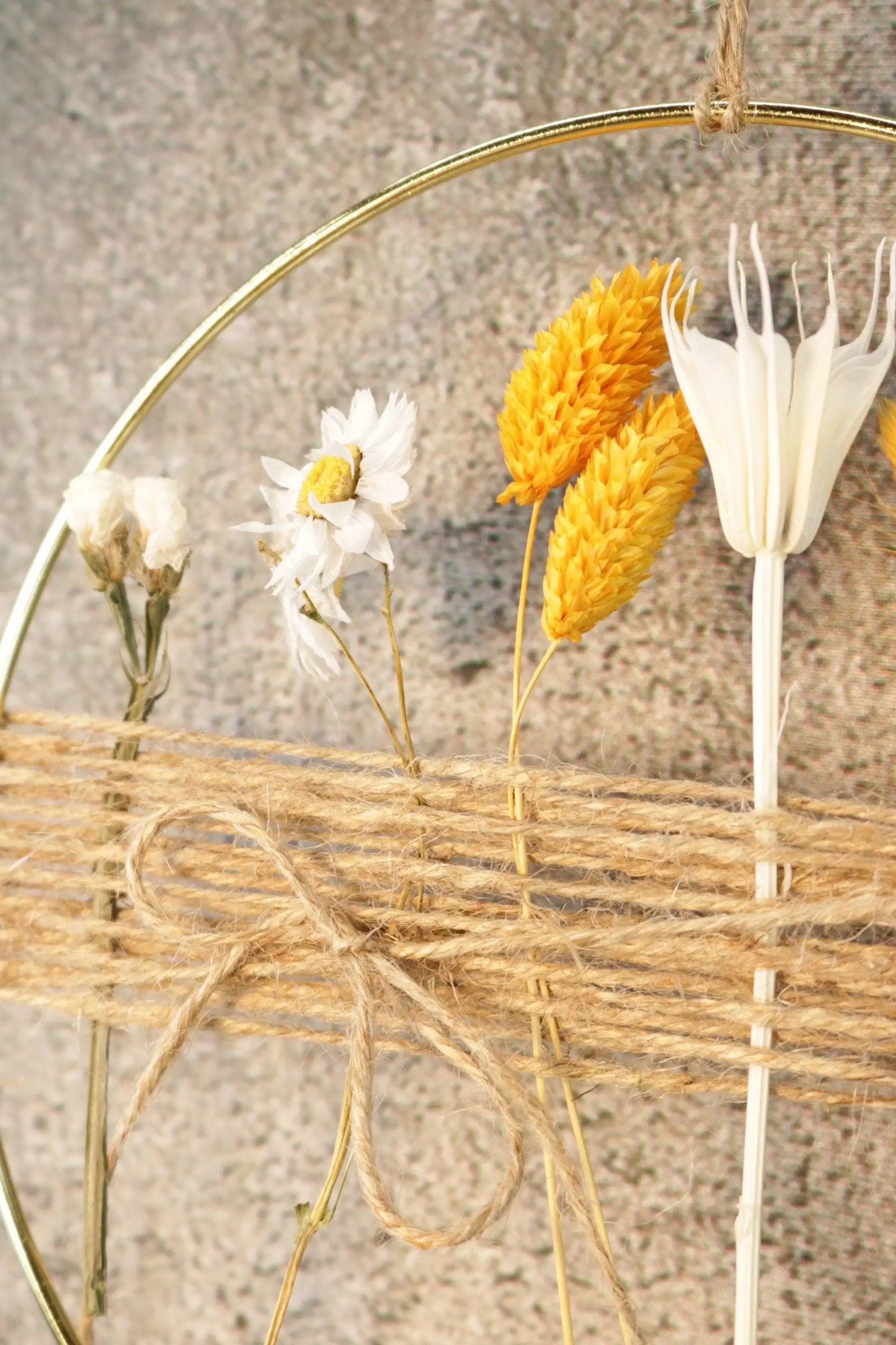 Türkranz Kranz Ring Gräser Wandkranz Trockenblumen Natur natürlich Hoop Fensterdeko – handgemacht aus Seiden- und Kunstblumen, langlebig & pflegeleicht von SarahsFlowerStudio